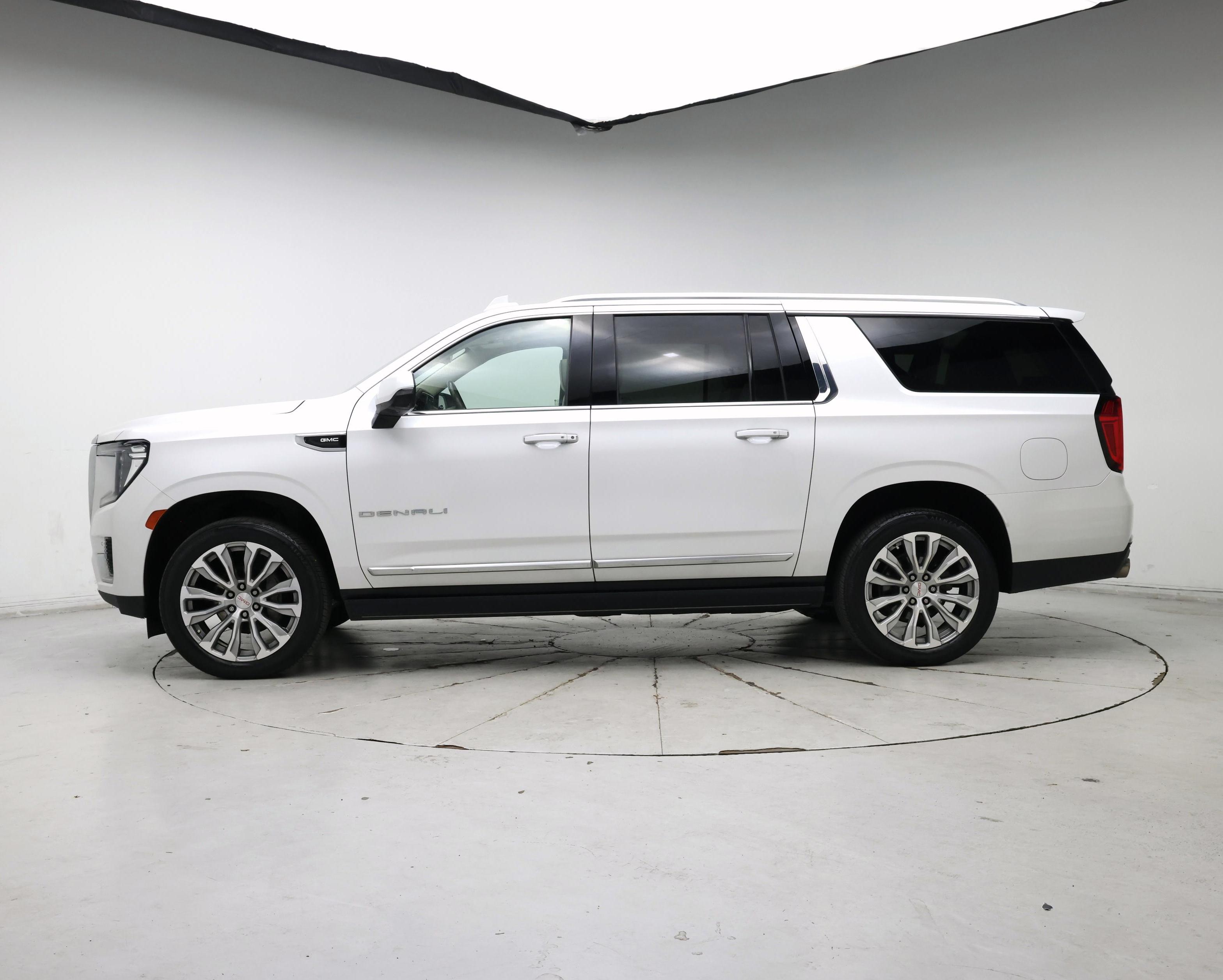 Thumbnail: 2022 GMC Yukon XL - 3