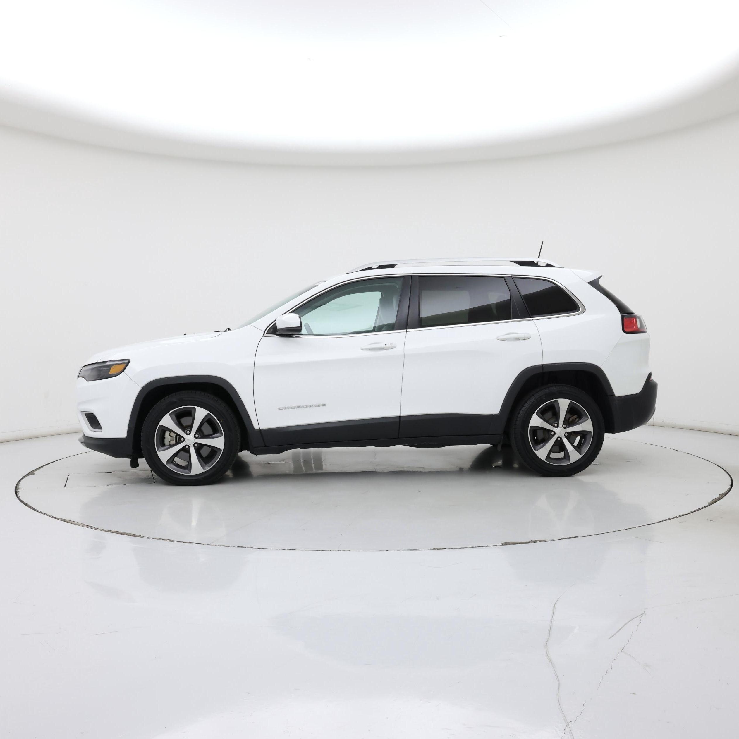 Thumbnail: 2019 Jeep Cherokee - 3