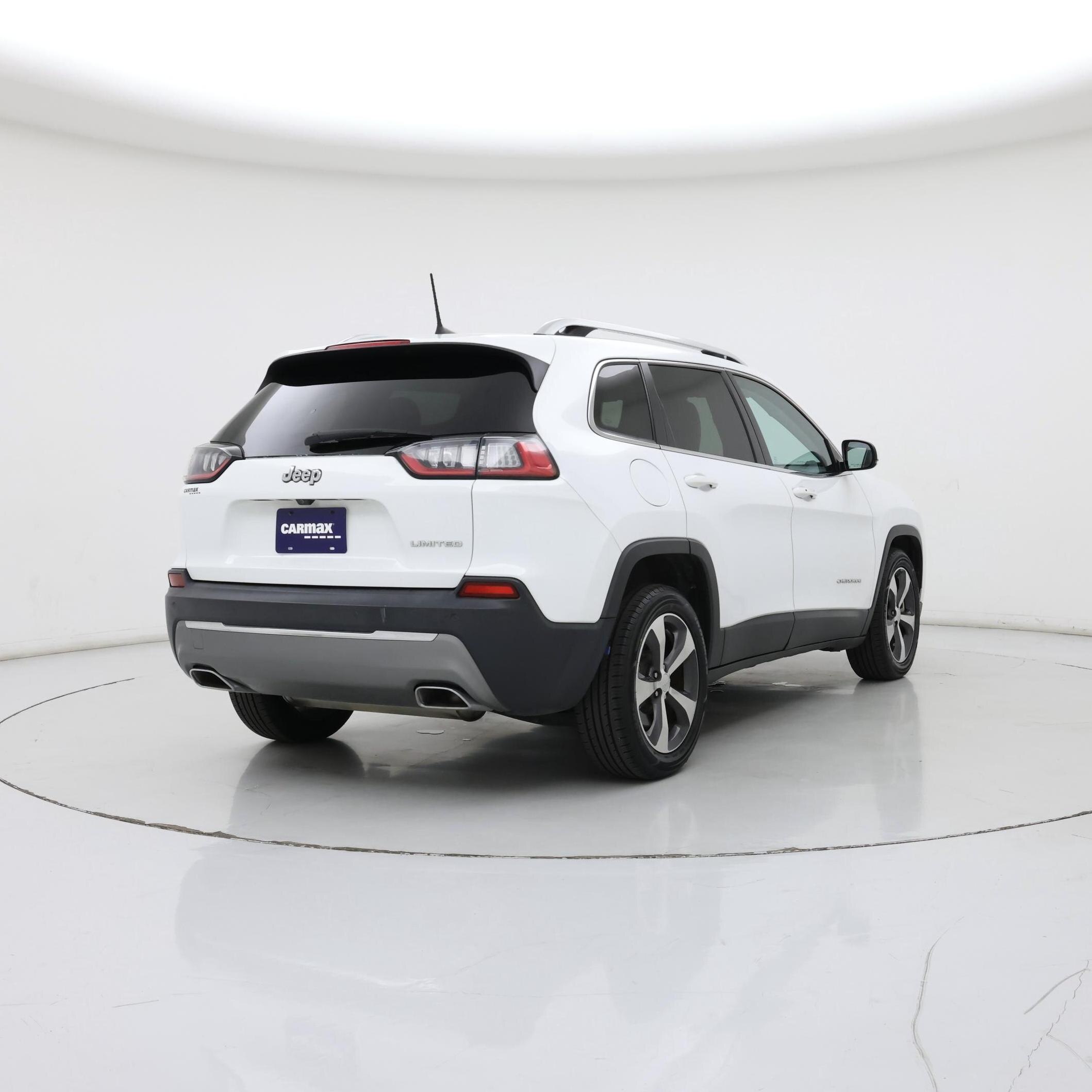 Thumbnail: 2019 Jeep Cherokee - 8