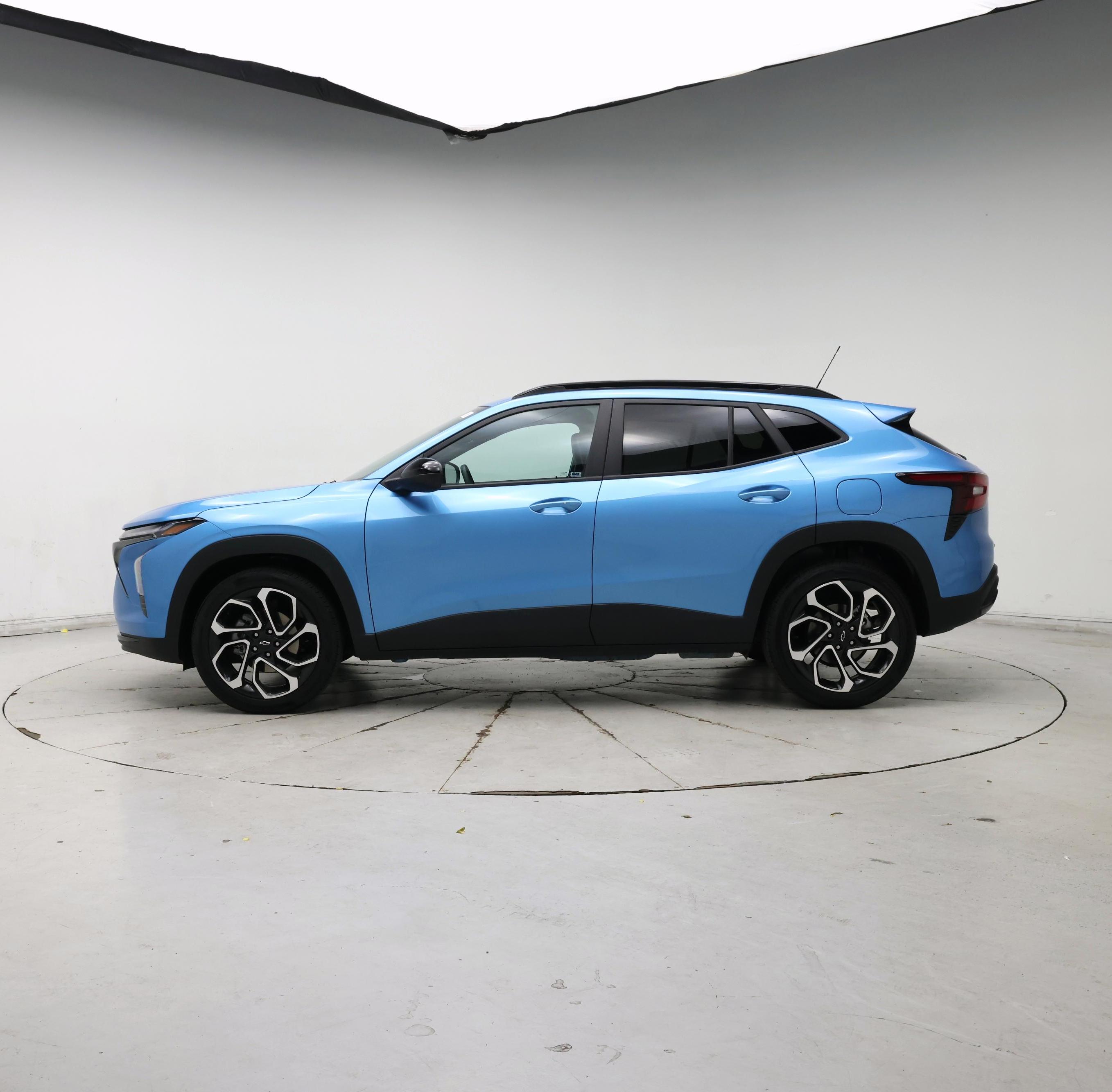 Thumbnail: 2025 Chevrolet Trax - 3