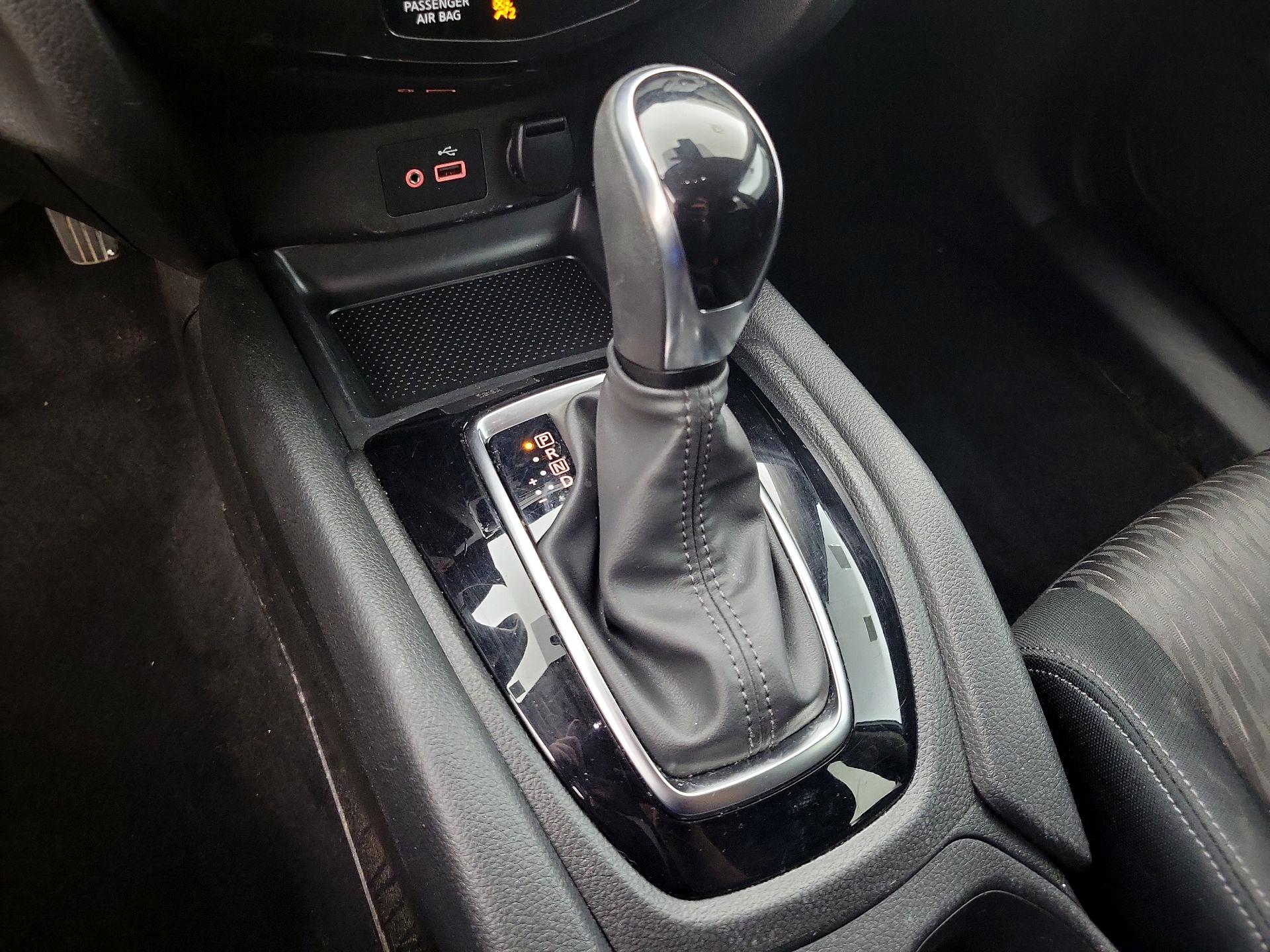 Thumbnail: 2020 Nissan Rogue - 15