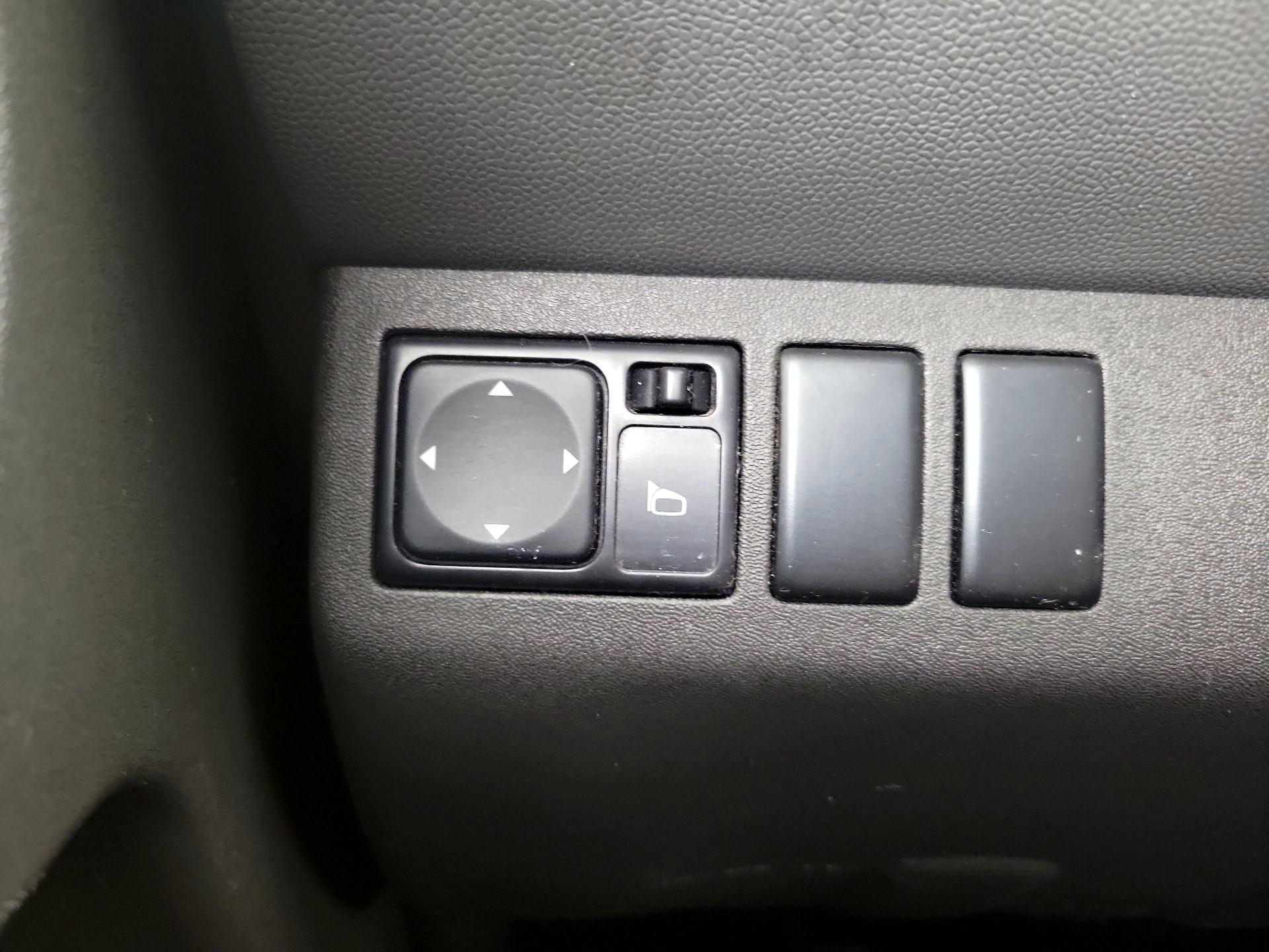 Thumbnail: 2013 Nissan Xterra - 13
