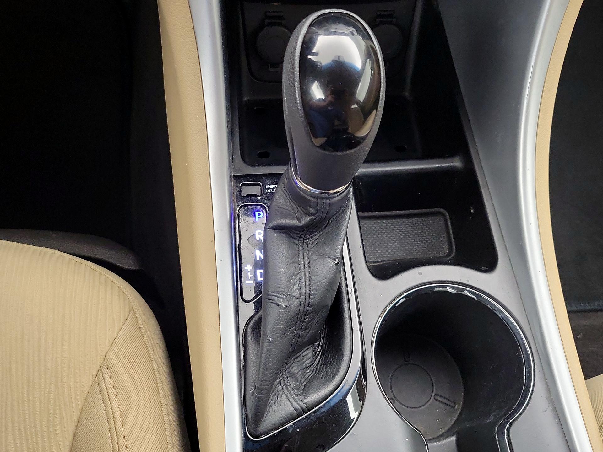 Thumbnail: 2013 Hyundai Sonata - 16