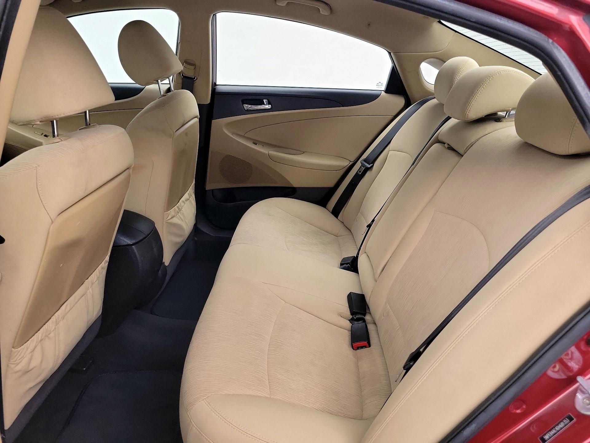 Thumbnail: 2013 Hyundai Sonata - 18