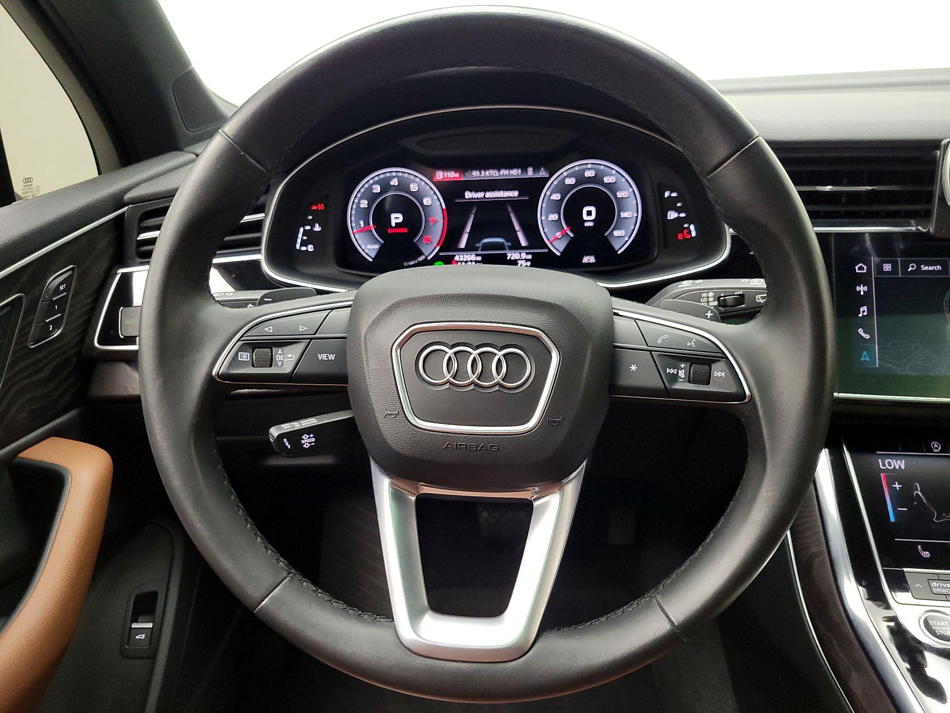 Thumbnail: 2021 Audi Q7 - 10
