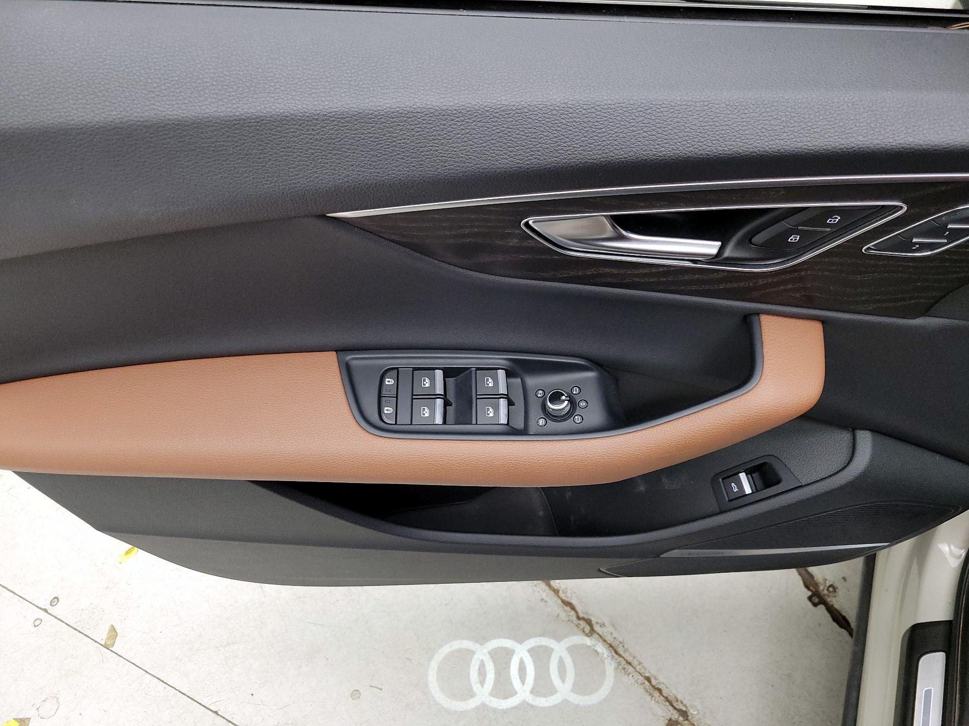 Thumbnail: 2021 Audi Q7 - 12