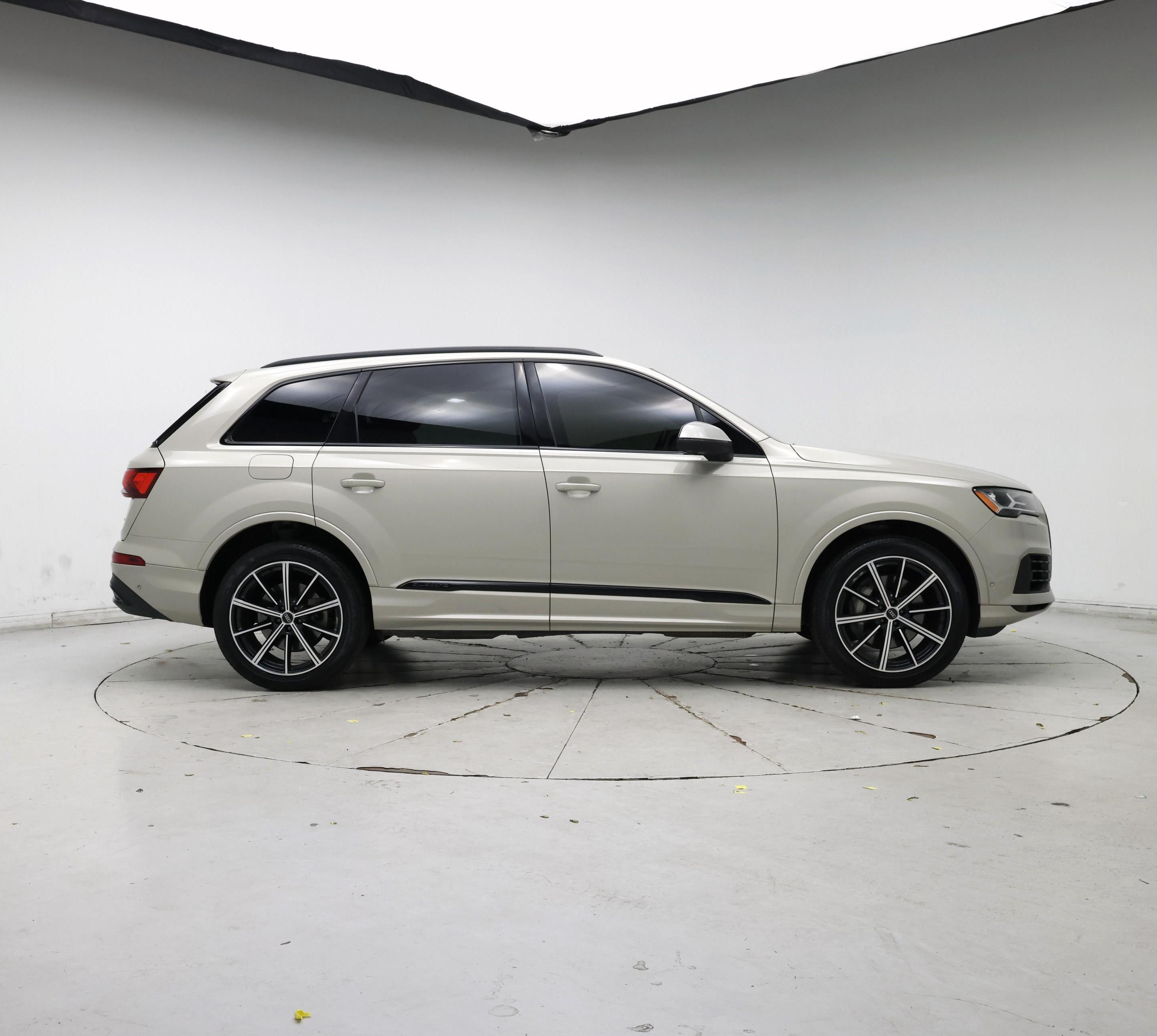 Thumbnail: 2021 Audi Q7 - 7