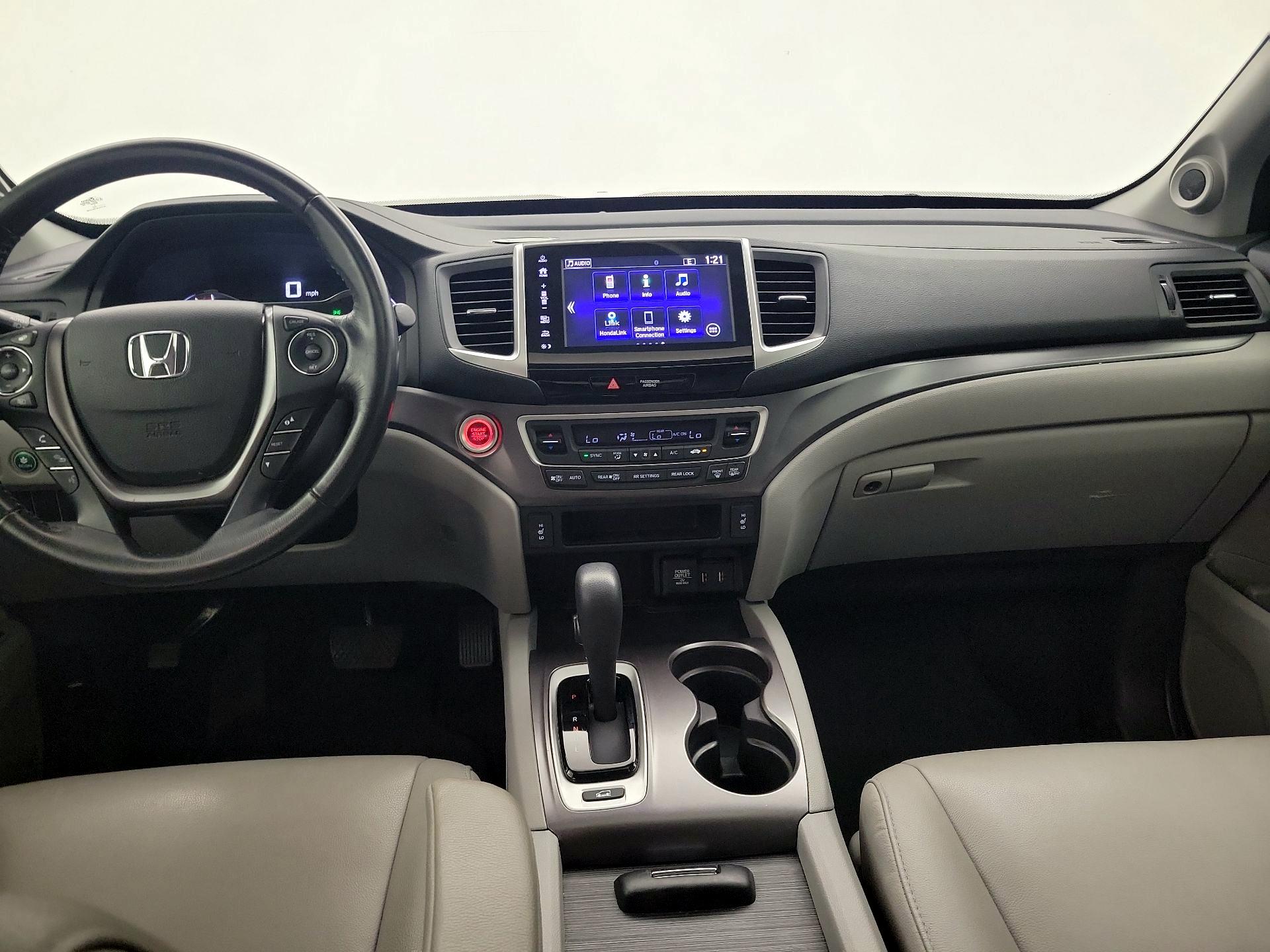 Thumbnail: 2017 Honda Pilot - 9