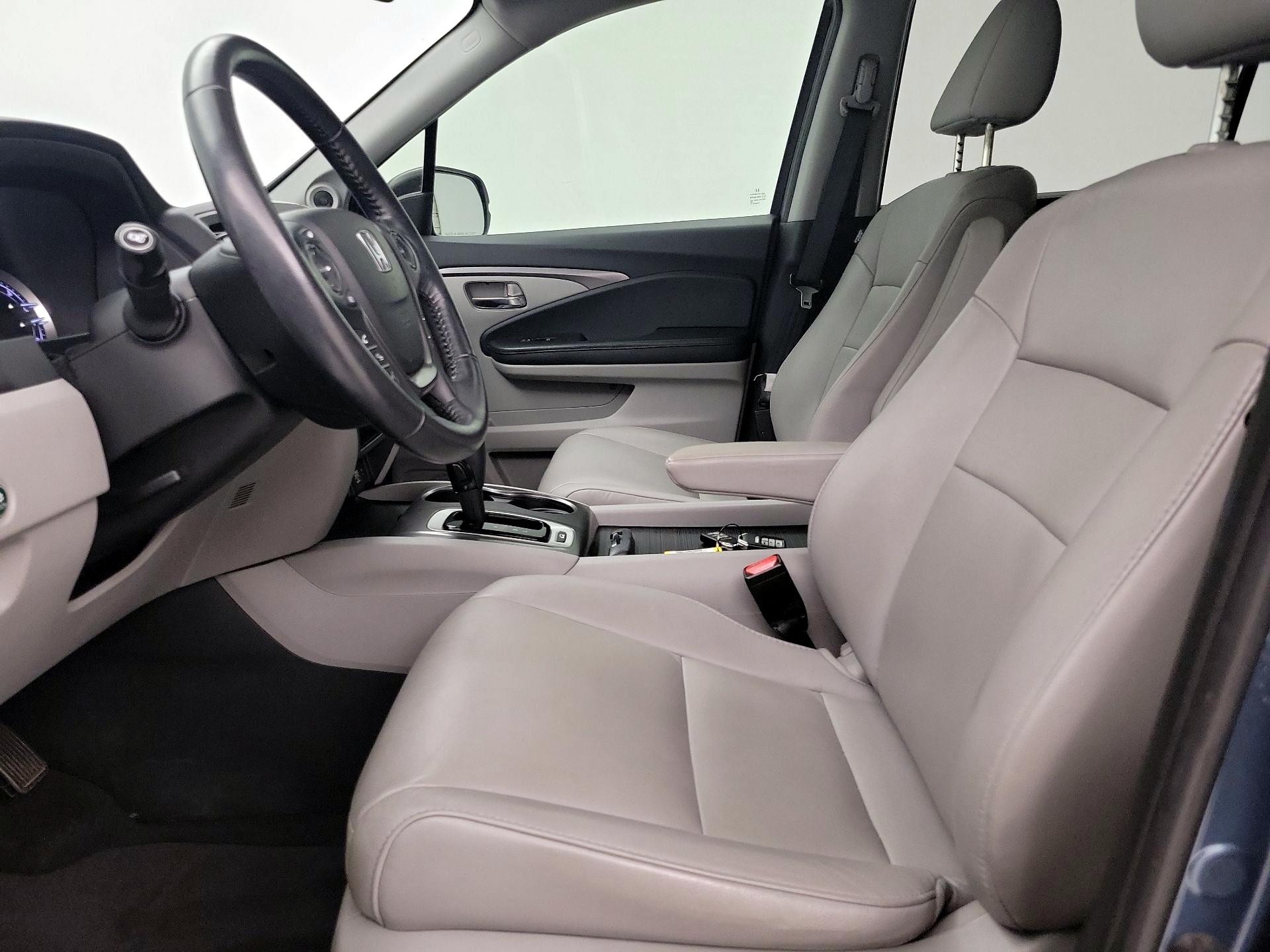 Thumbnail: 2017 Honda Pilot - 11