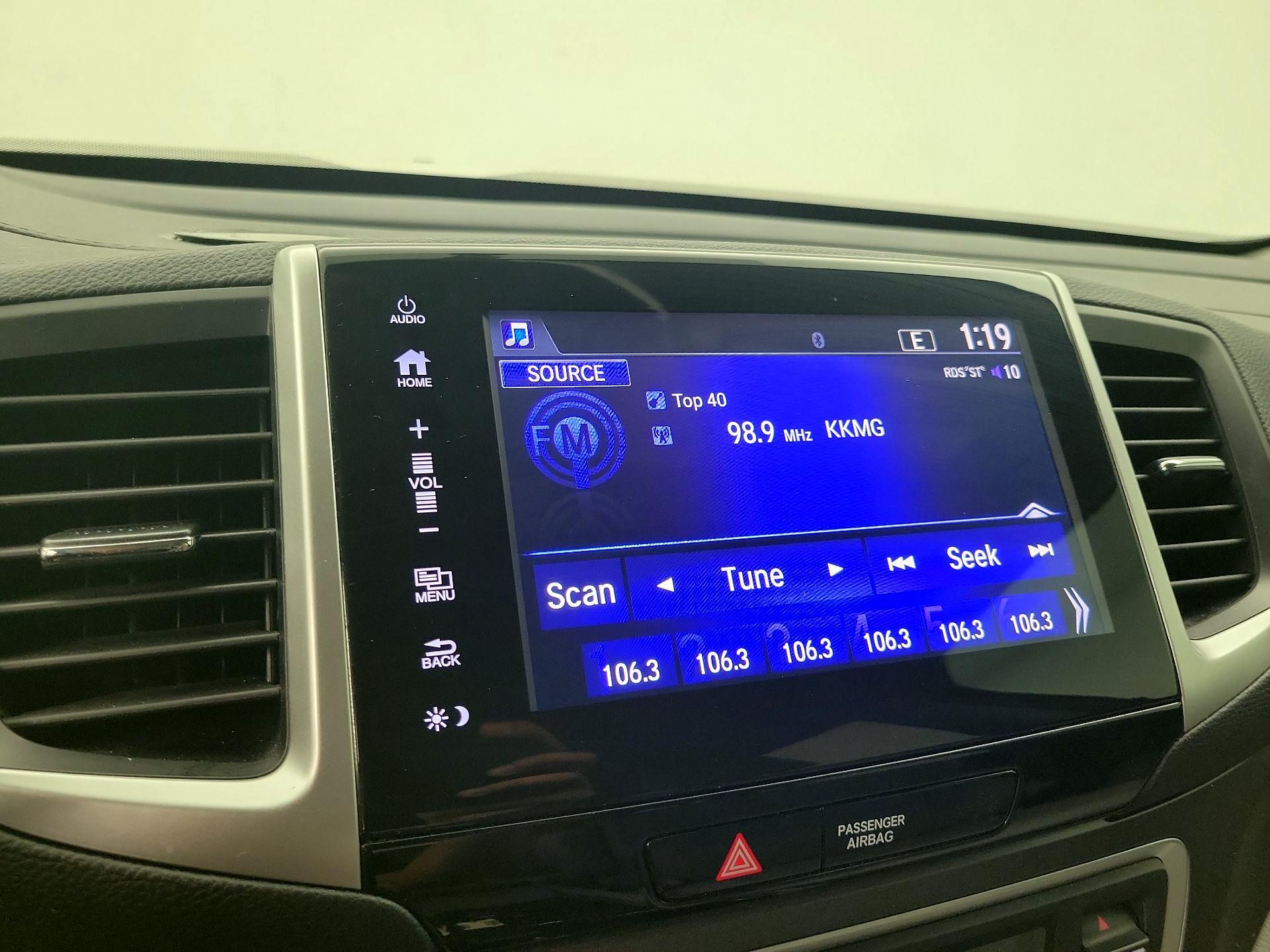 Thumbnail: 2017 Honda Pilot - 15