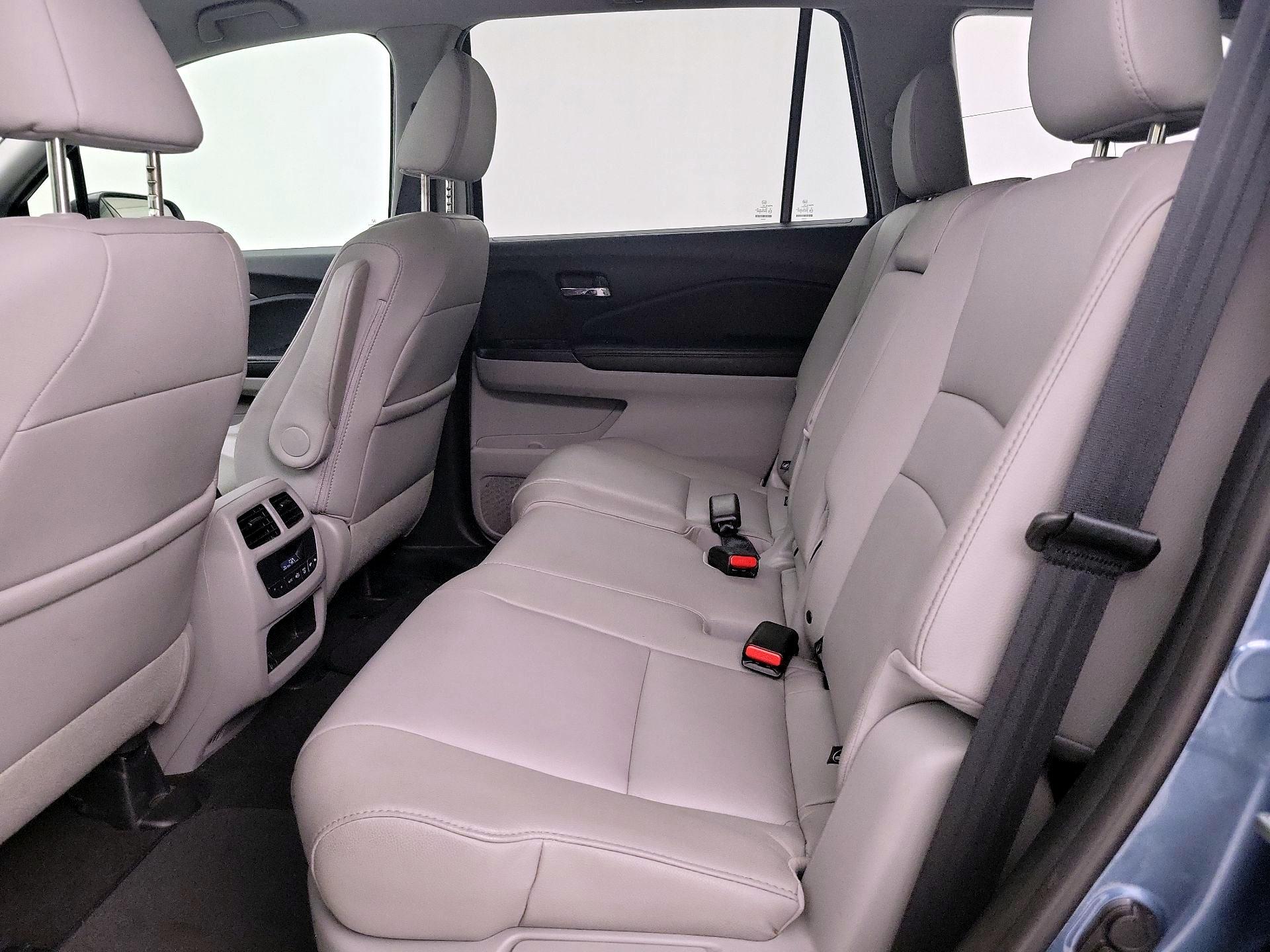 Thumbnail: 2017 Honda Pilot - 20