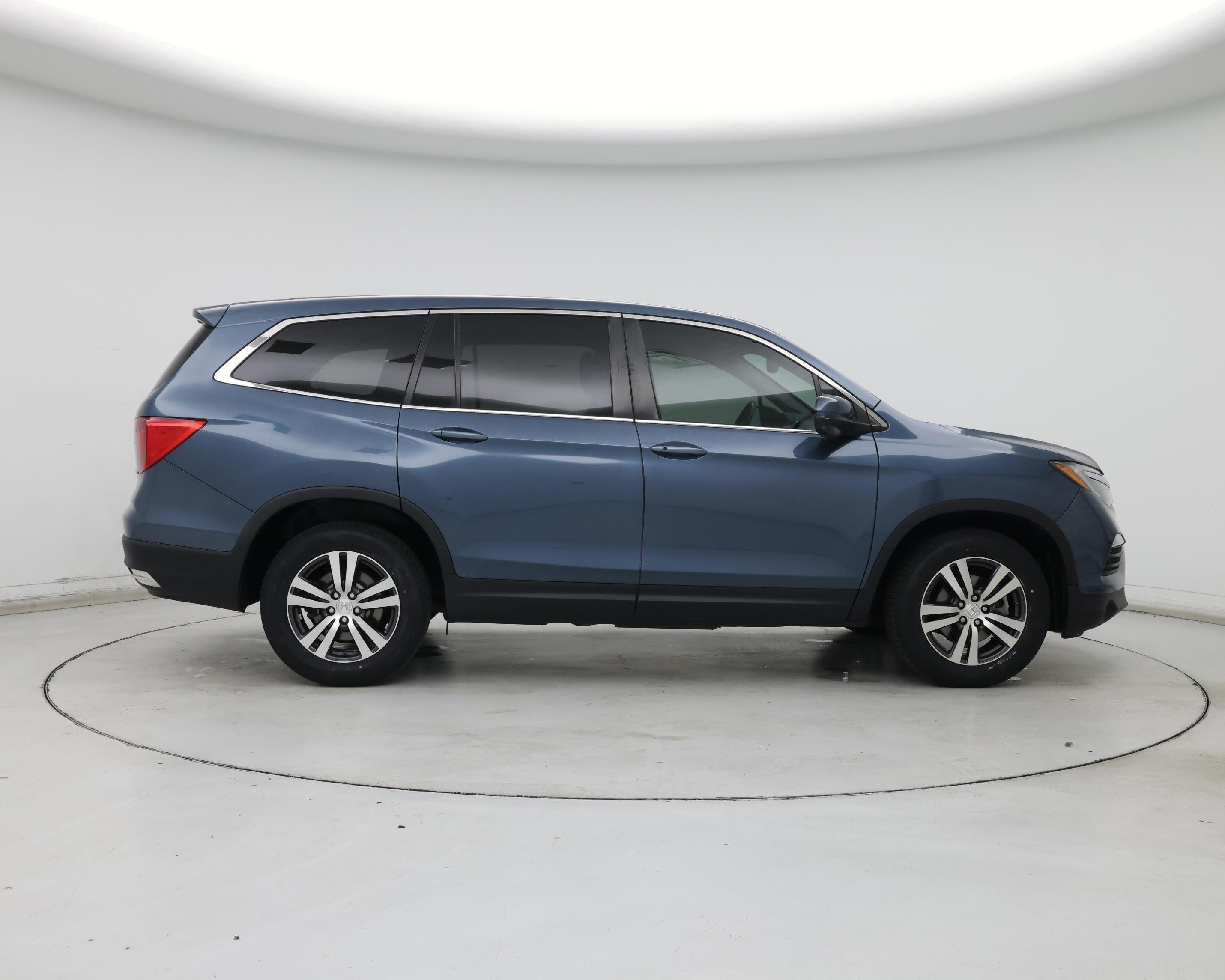 Thumbnail: 2017 Honda Pilot - 7