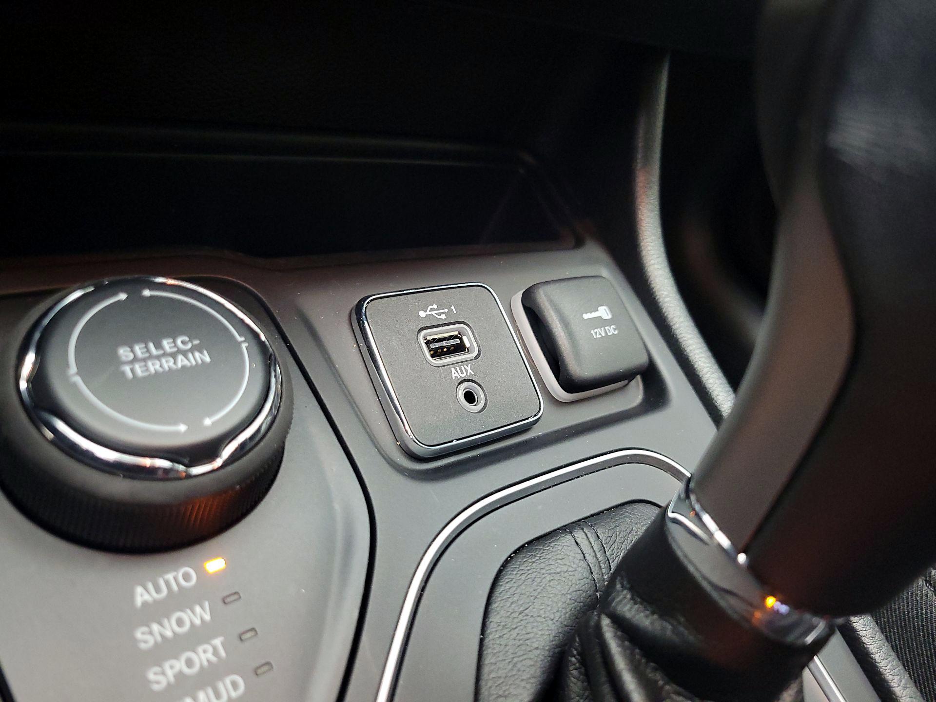 Thumbnail: 2022 Jeep Cherokee - 19