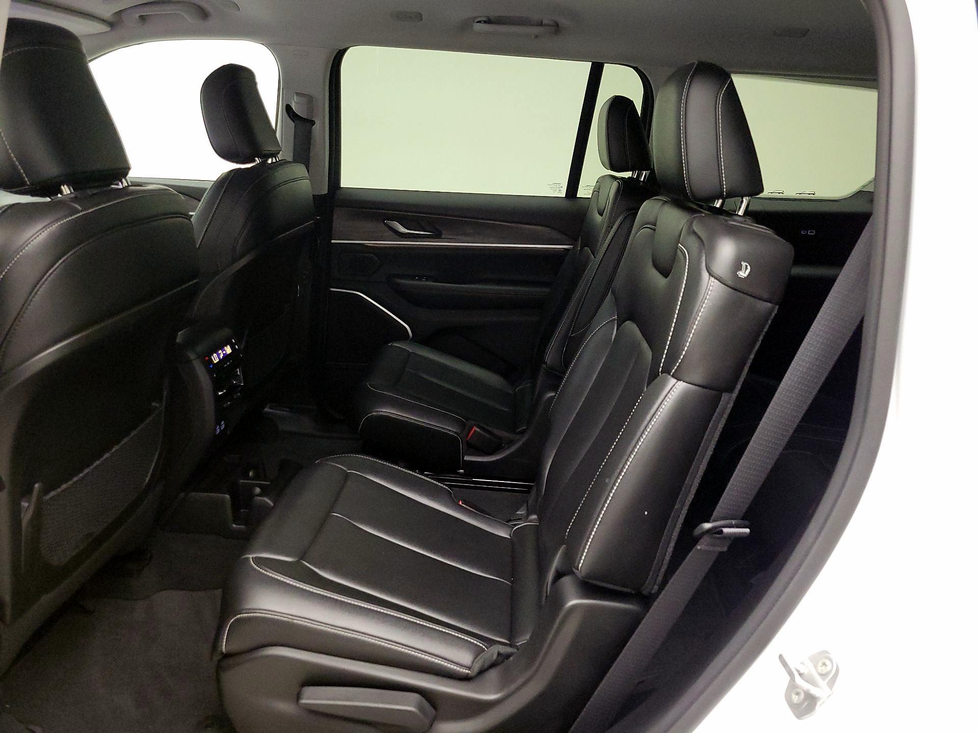 Thumbnail: 2023 Jeep Grand Cherokee L - 20