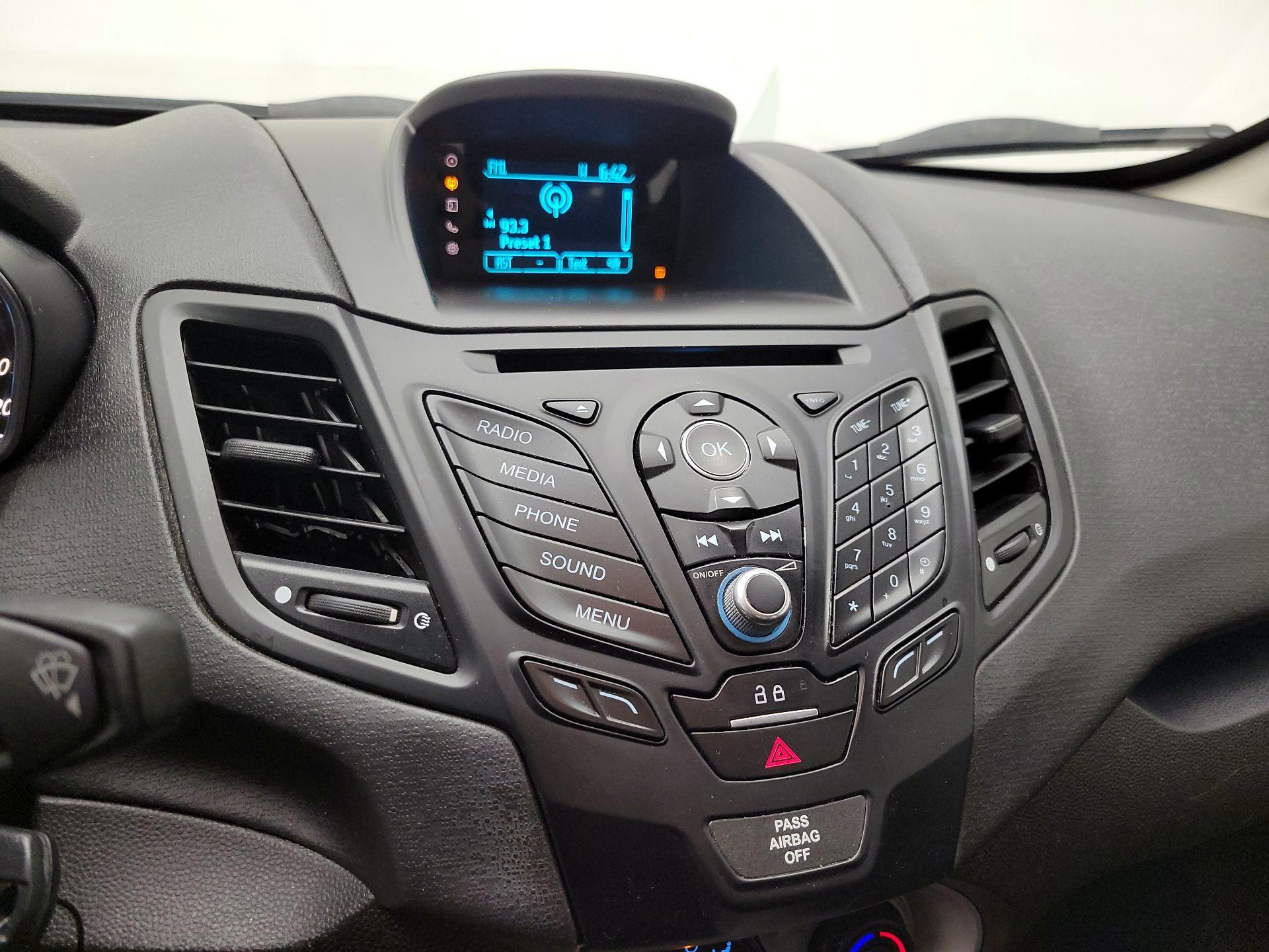 Thumbnail: 2016 Ford Fiesta - 14