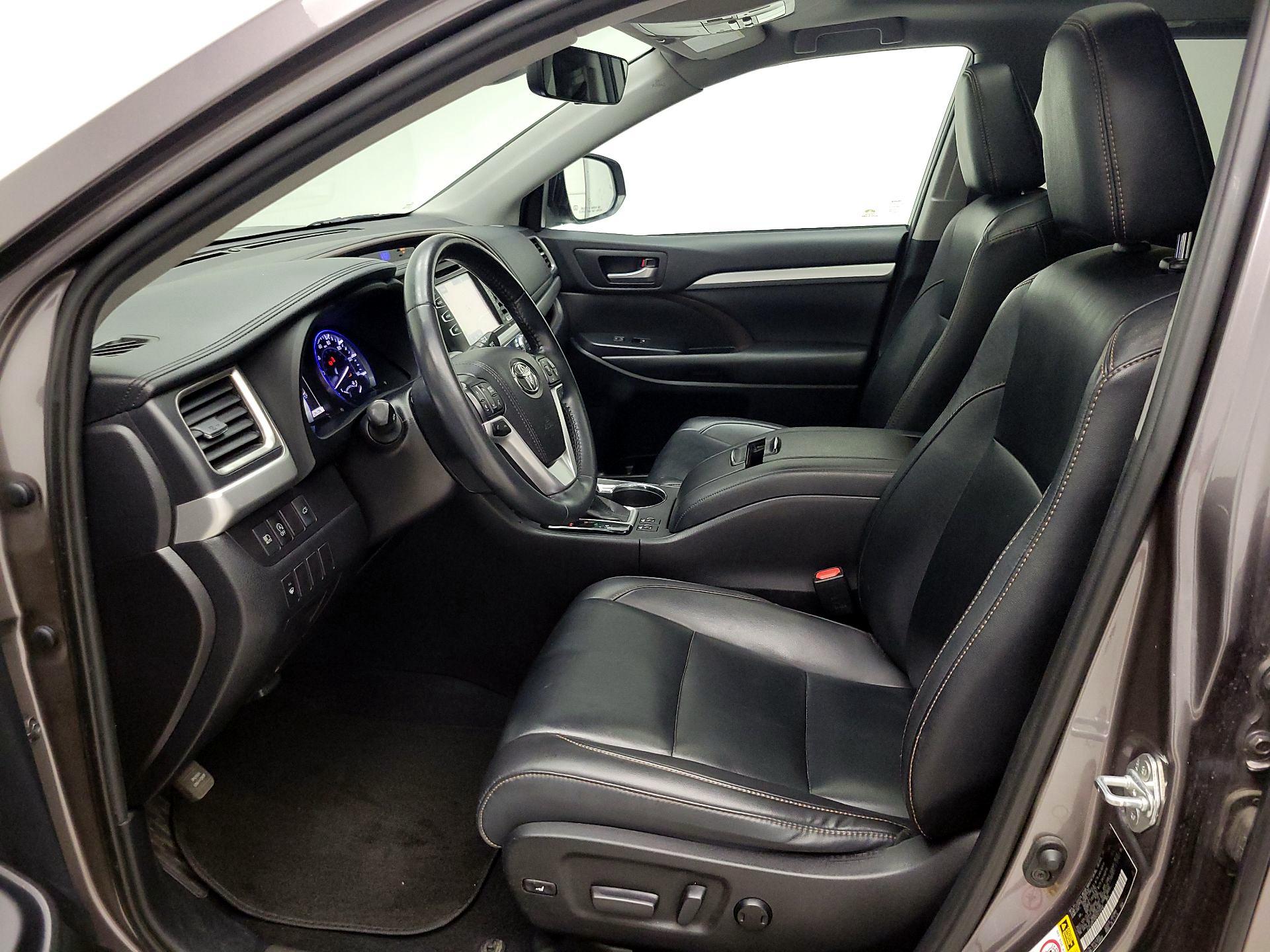 Thumbnail: 2019 Toyota Highlander - 11