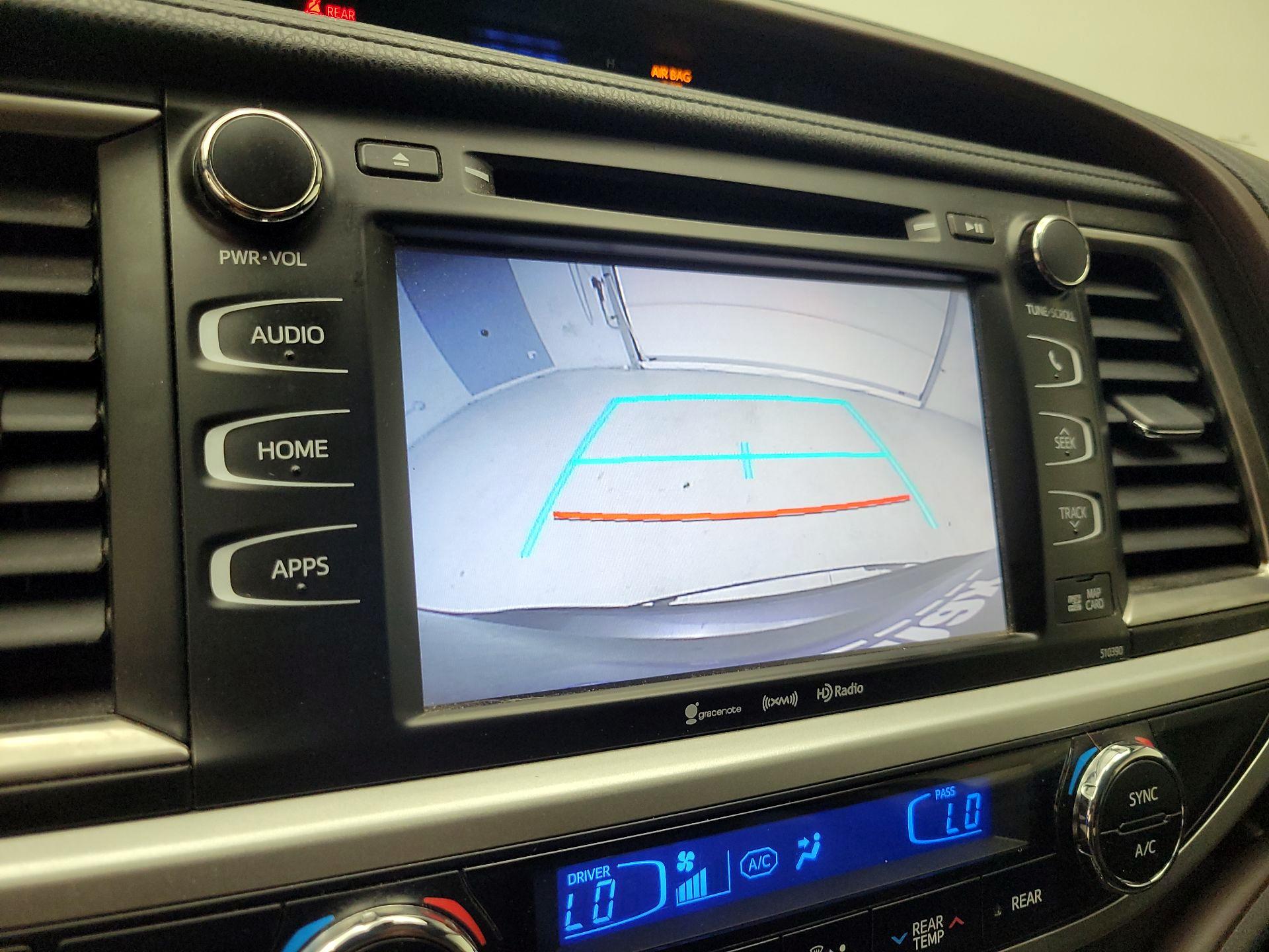 Thumbnail: 2019 Toyota Highlander - 15