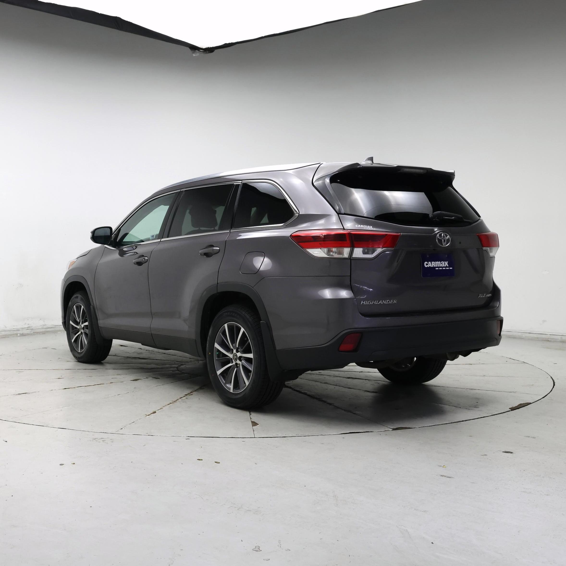 Thumbnail: 2019 Toyota Highlander - 2
