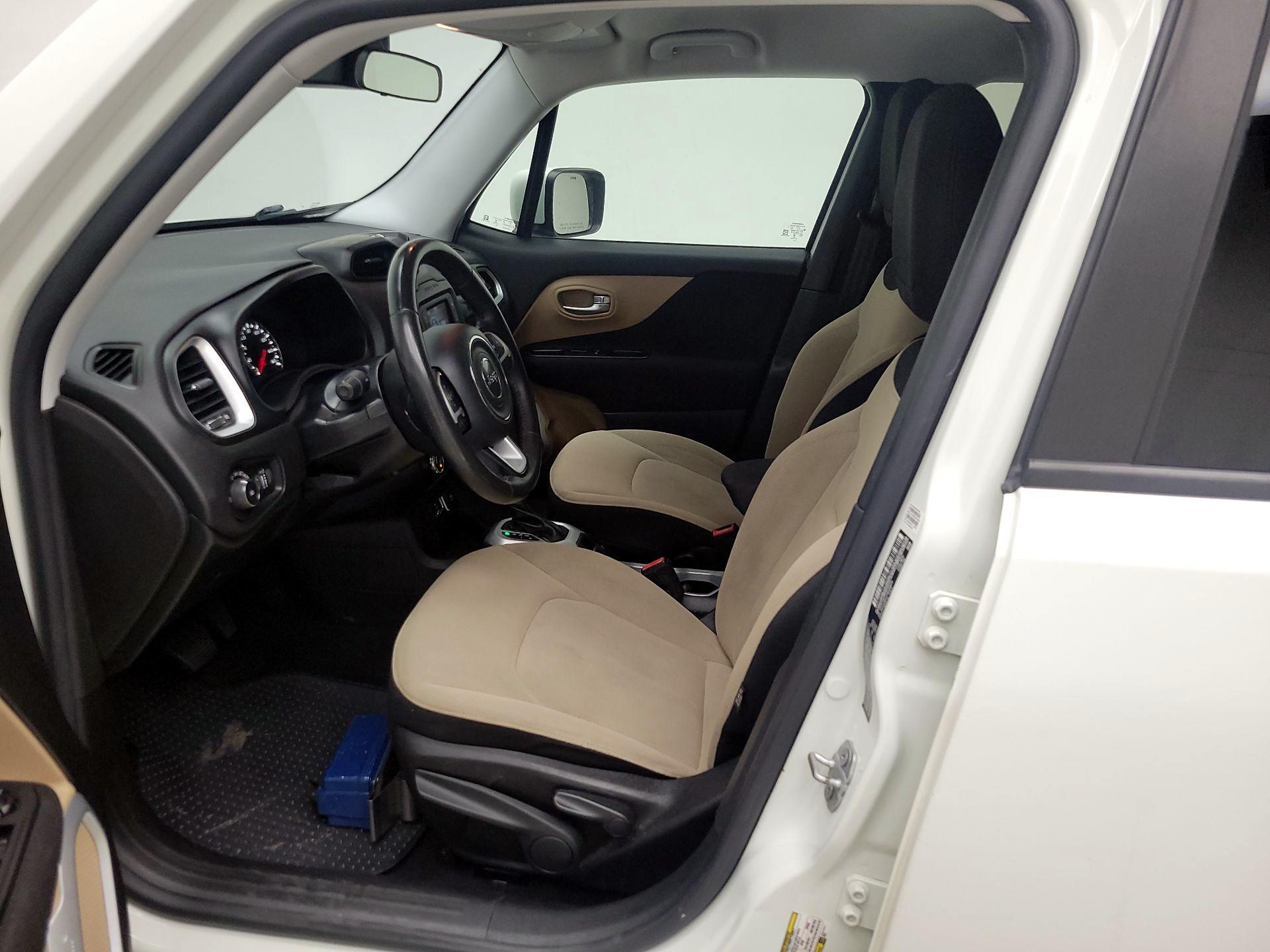 Thumbnail: 2016 Jeep Renegade - 11