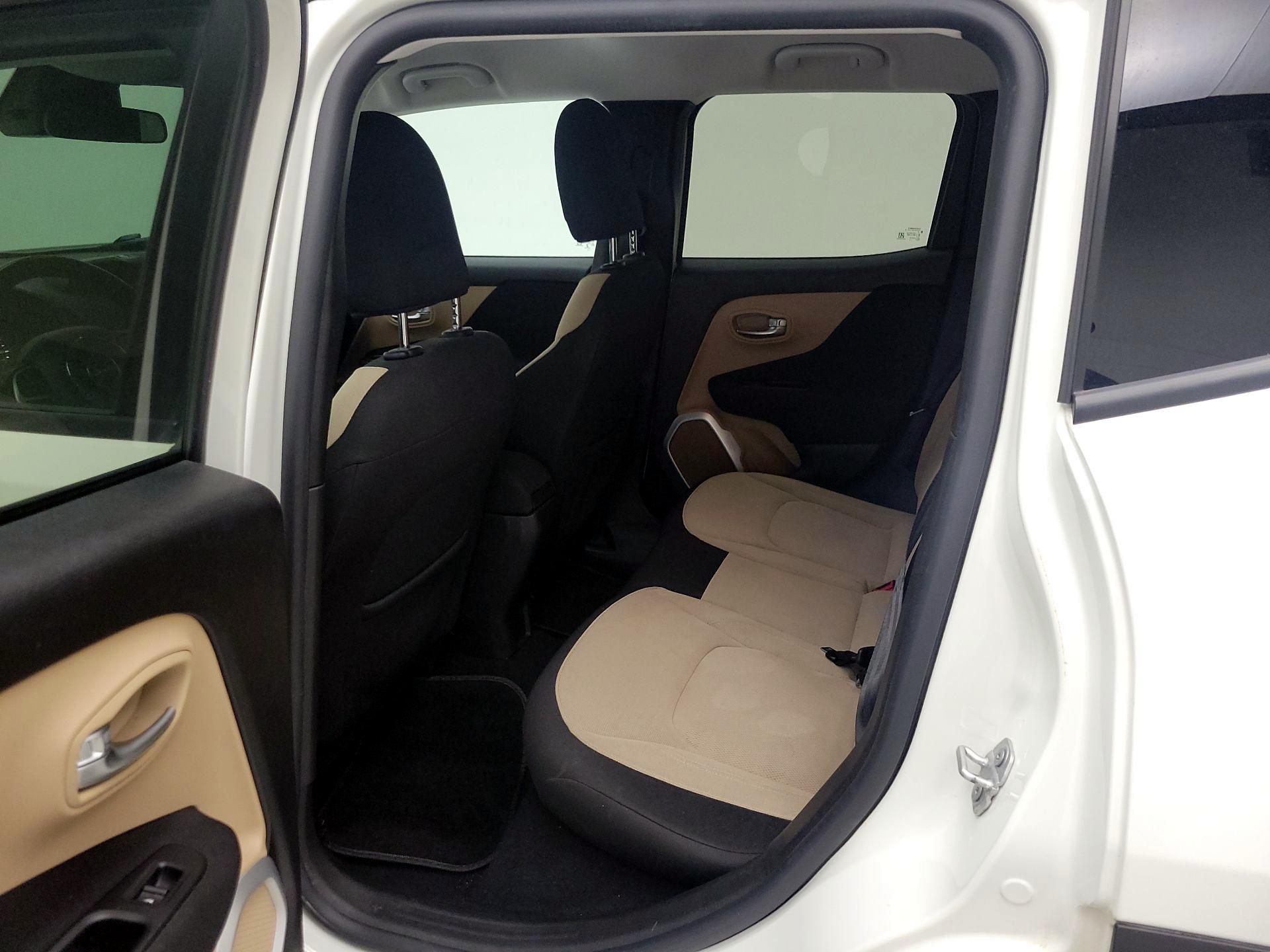 Thumbnail: 2016 Jeep Renegade - 20