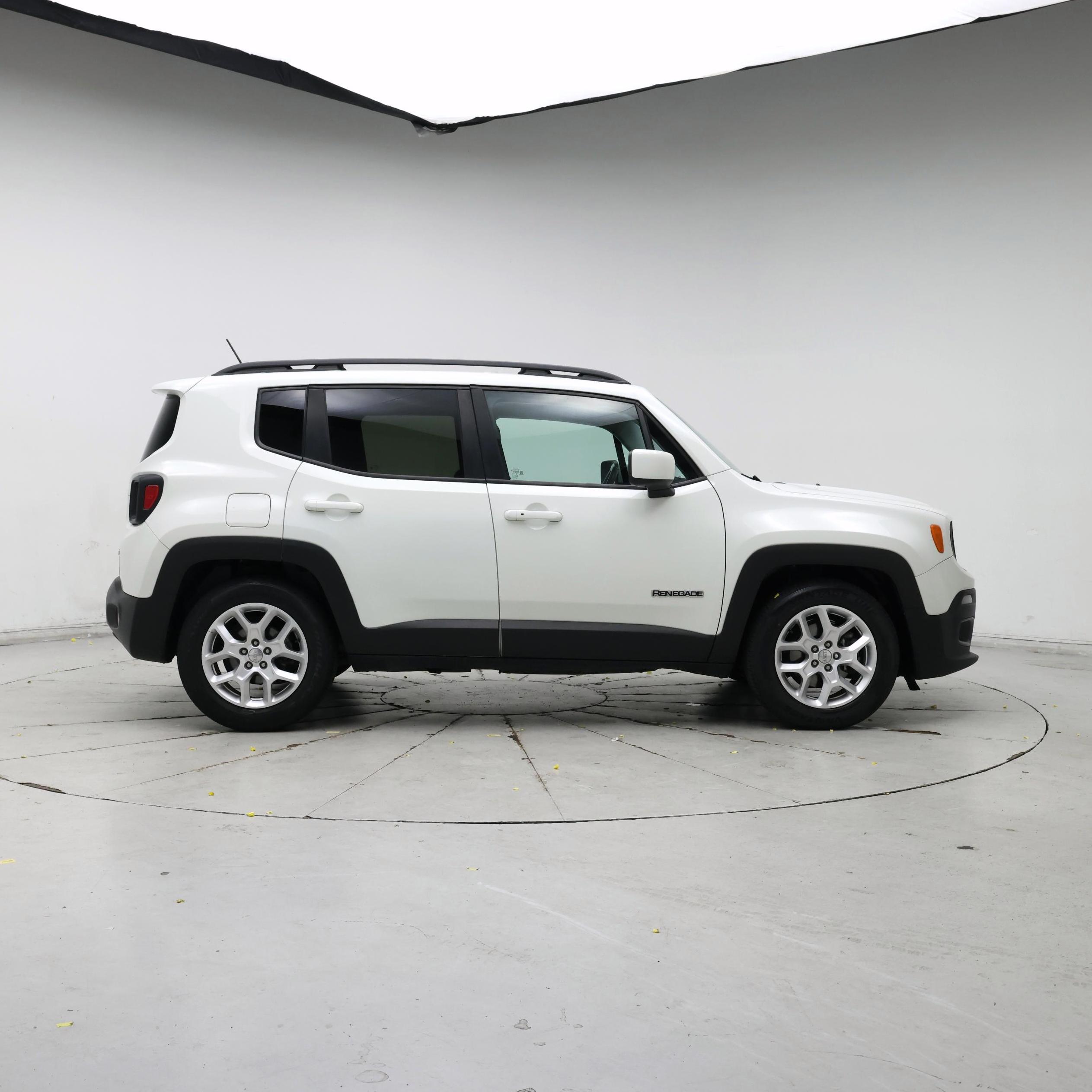 Thumbnail: 2016 Jeep Renegade - 7