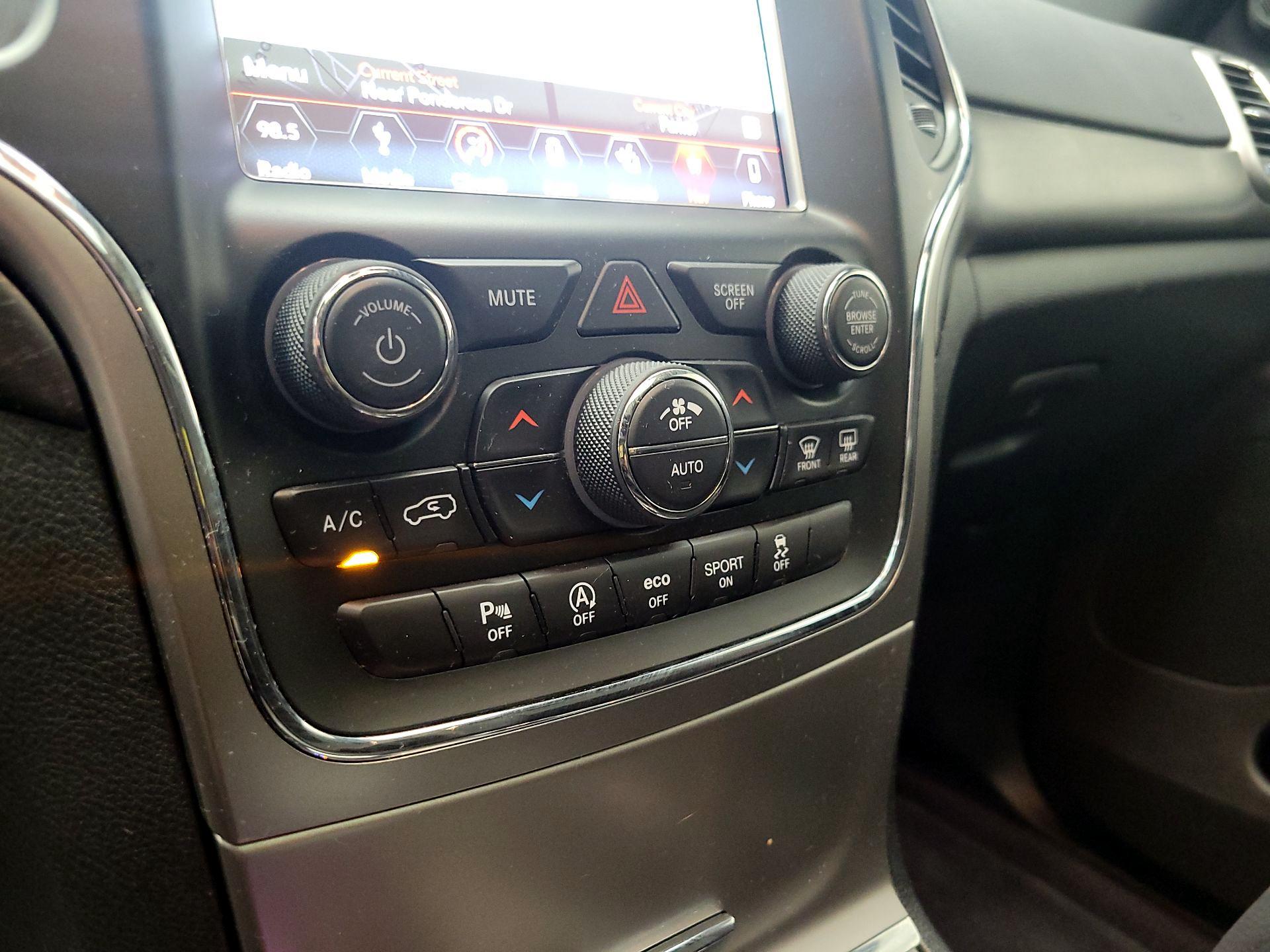 Thumbnail: 2018 Jeep Grand Cherokee - 17