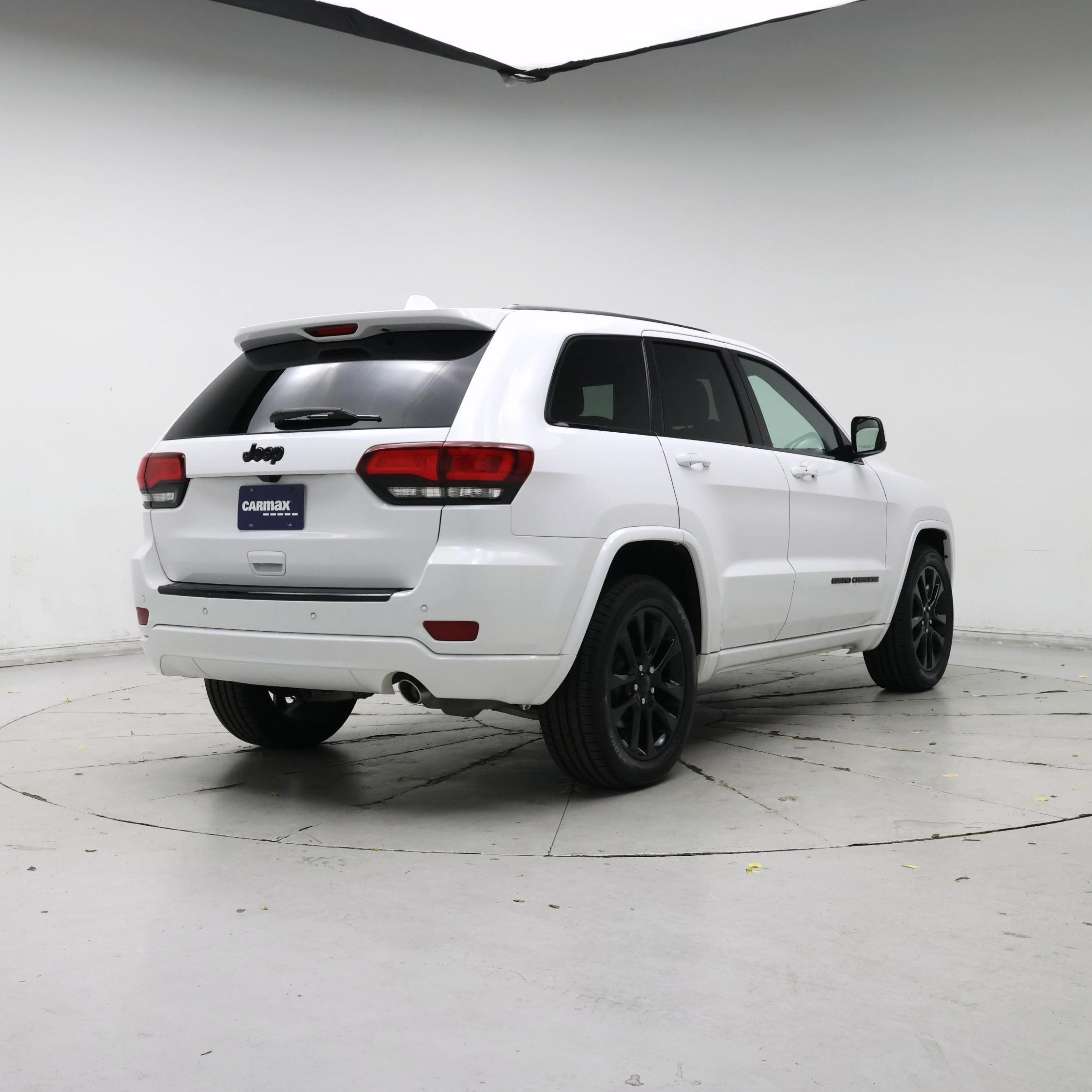 Thumbnail: 2018 Jeep Grand Cherokee - 8