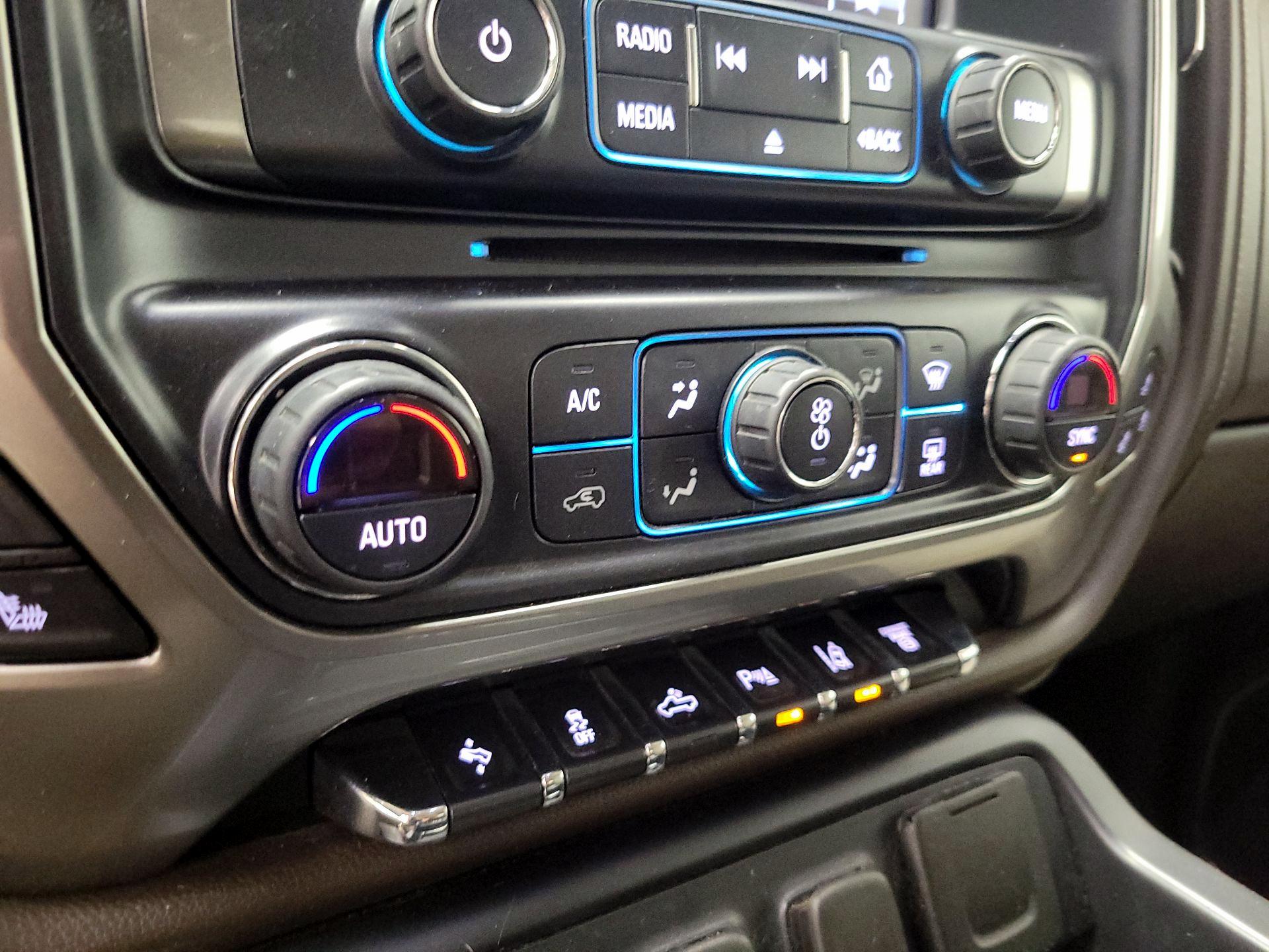 Thumbnail: 2017 Chevrolet Silverado 3500 - 17