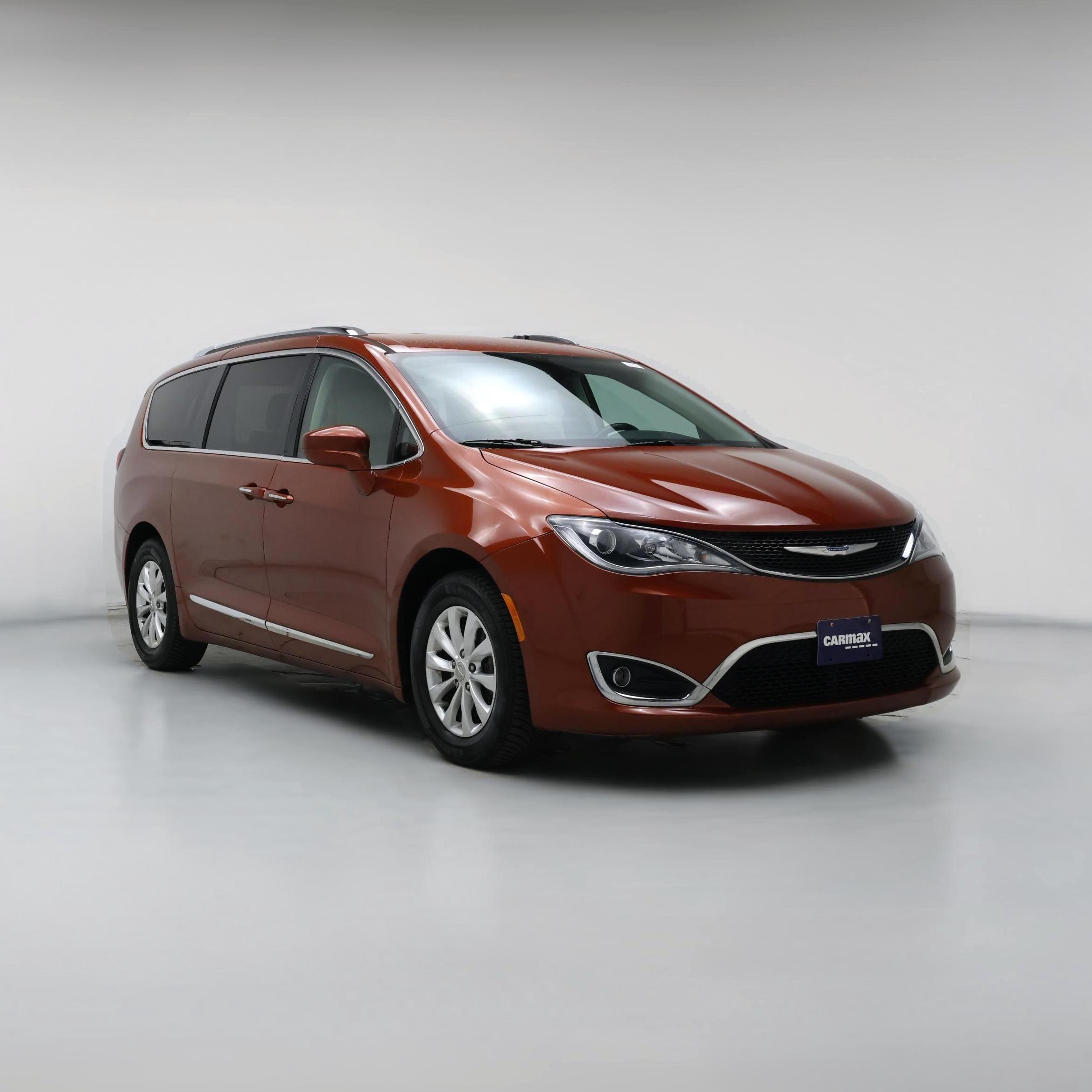 Thumbnail: 2018 Chrysler Pacifica - 1