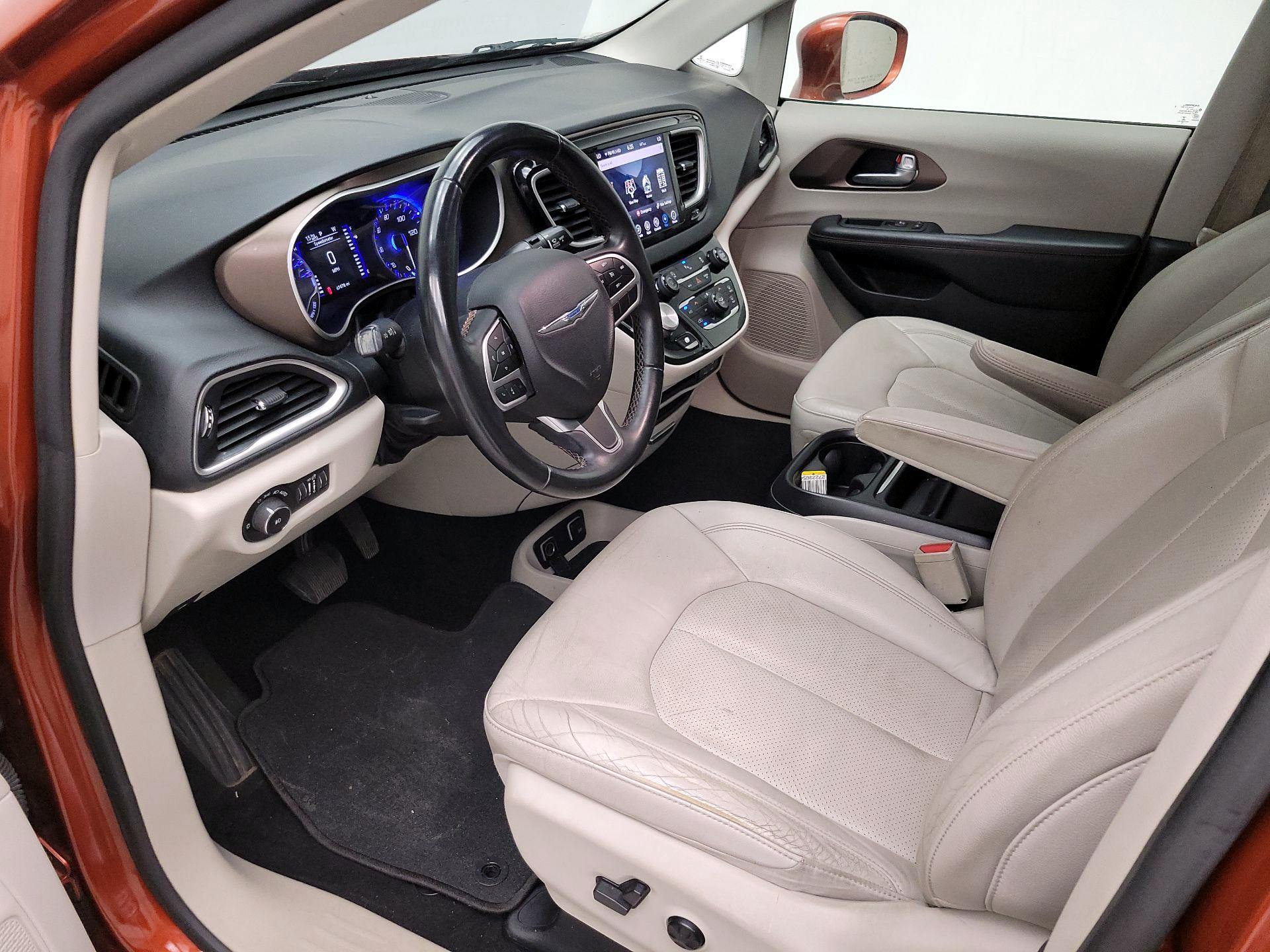 Thumbnail: 2018 Chrysler Pacifica - 11