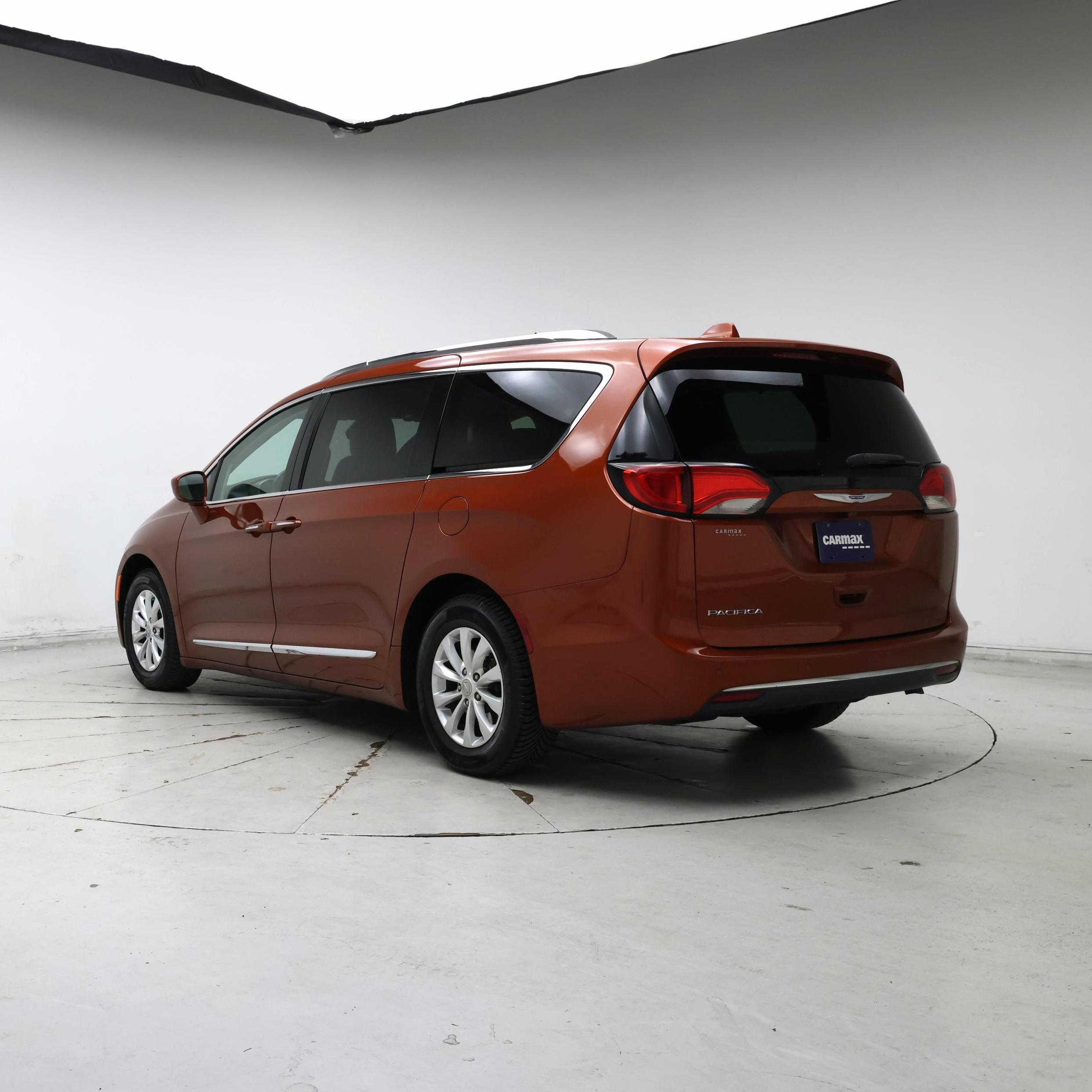 Thumbnail: 2018 Chrysler Pacifica - 2