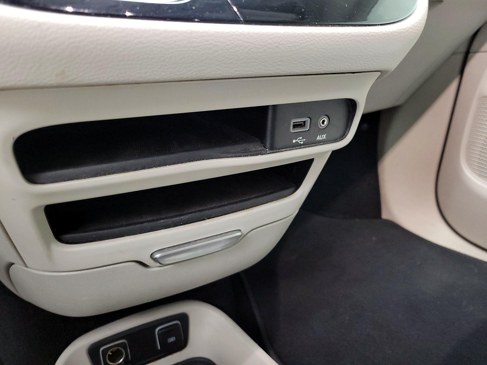 Thumbnail: 2018 Chrysler Pacifica - 19