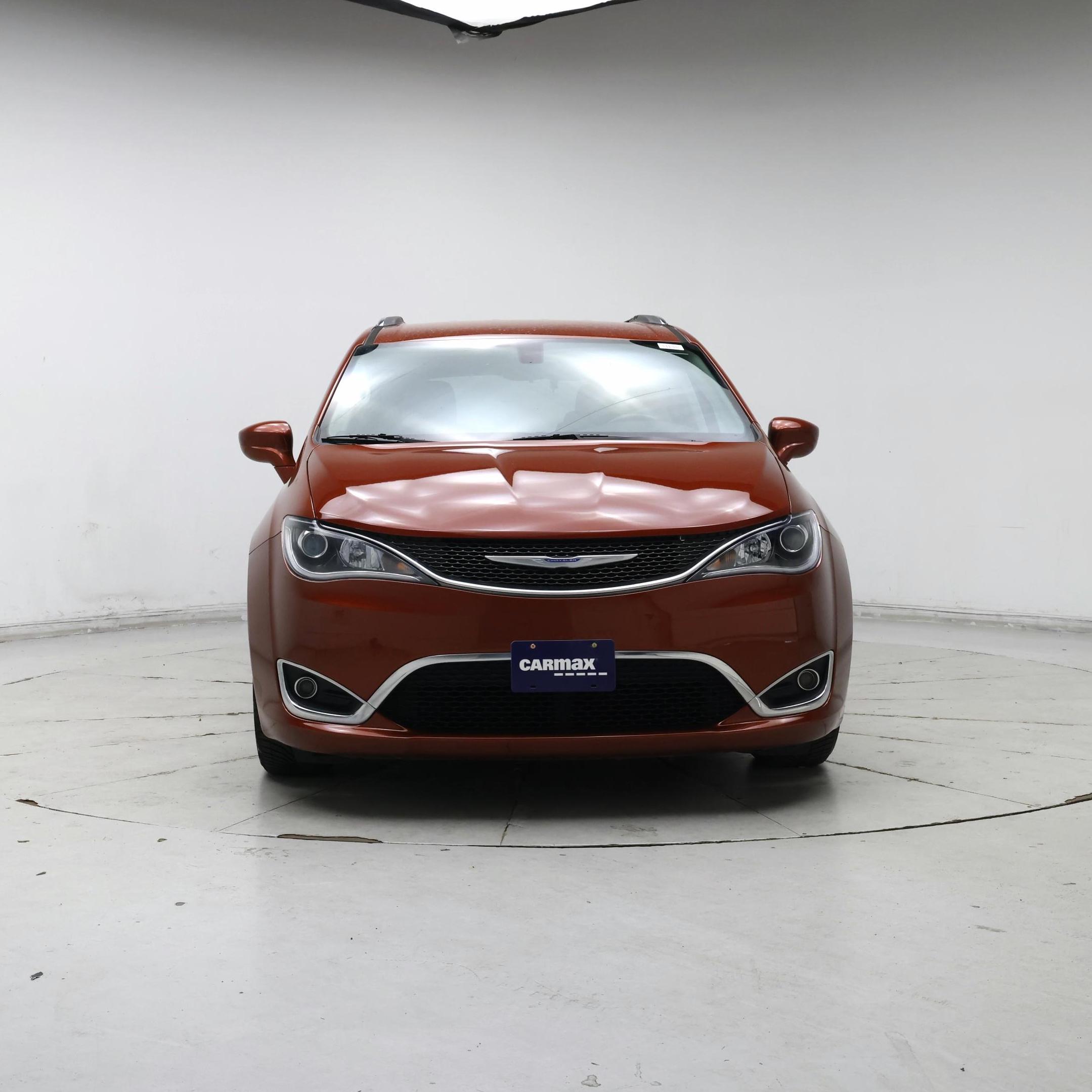 Thumbnail: 2018 Chrysler Pacifica - 5