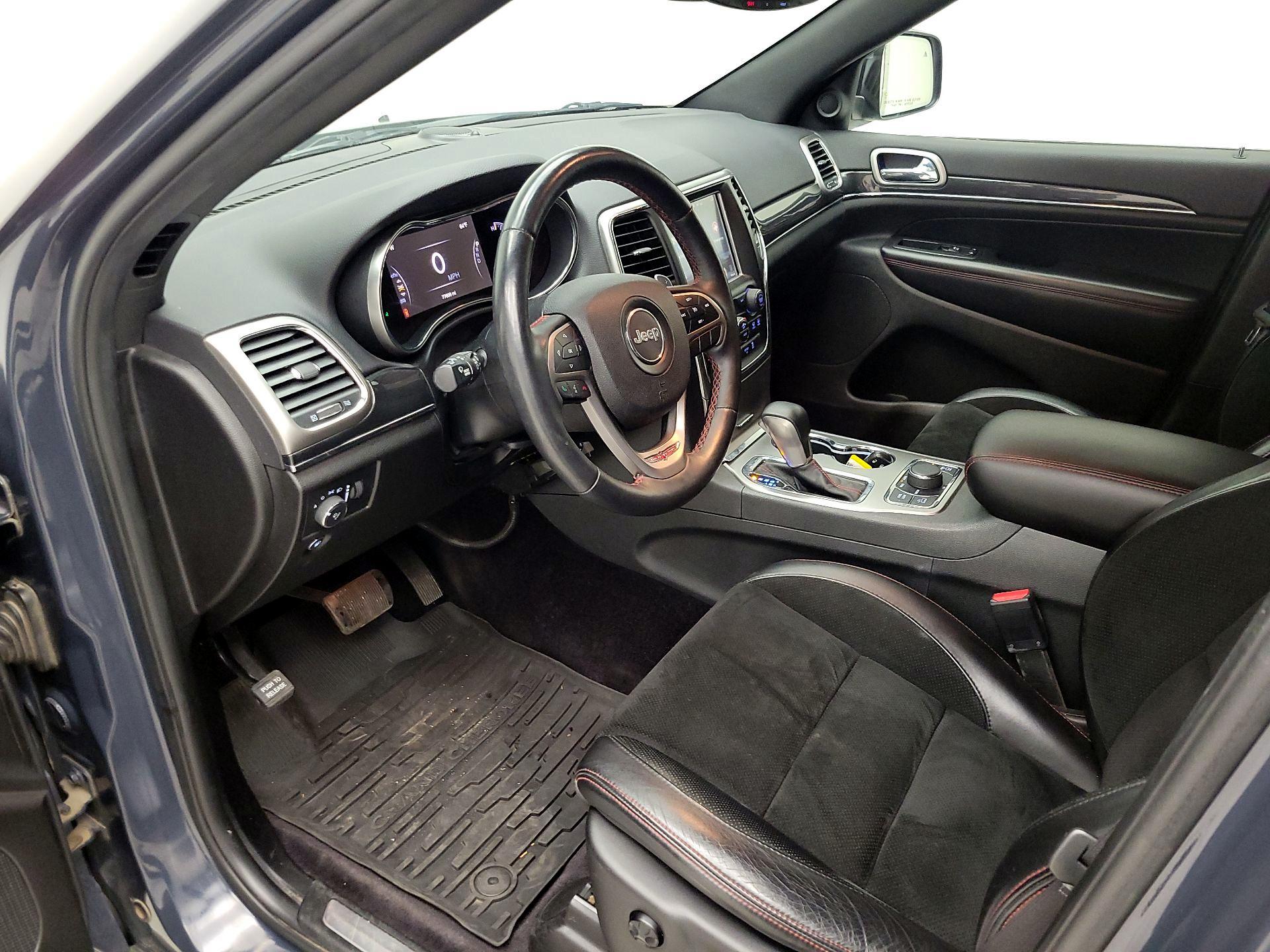 Thumbnail: 2017 Jeep Grand Cherokee - 11
