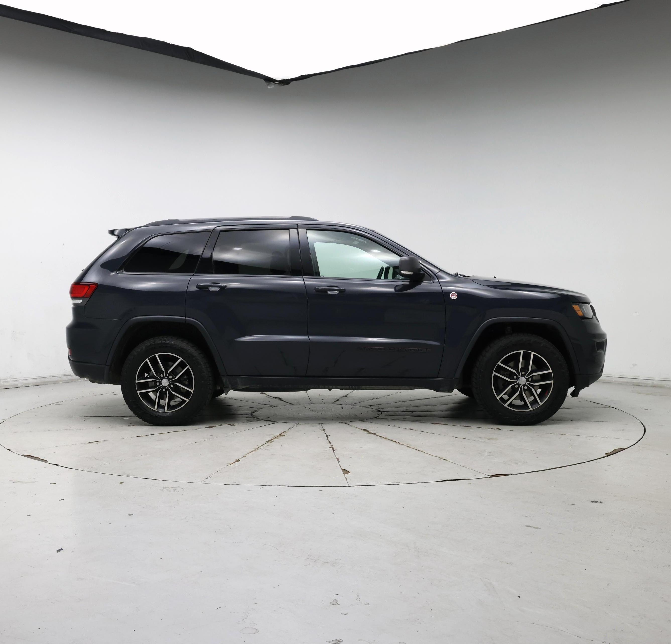 Thumbnail: 2017 Jeep Grand Cherokee - 7