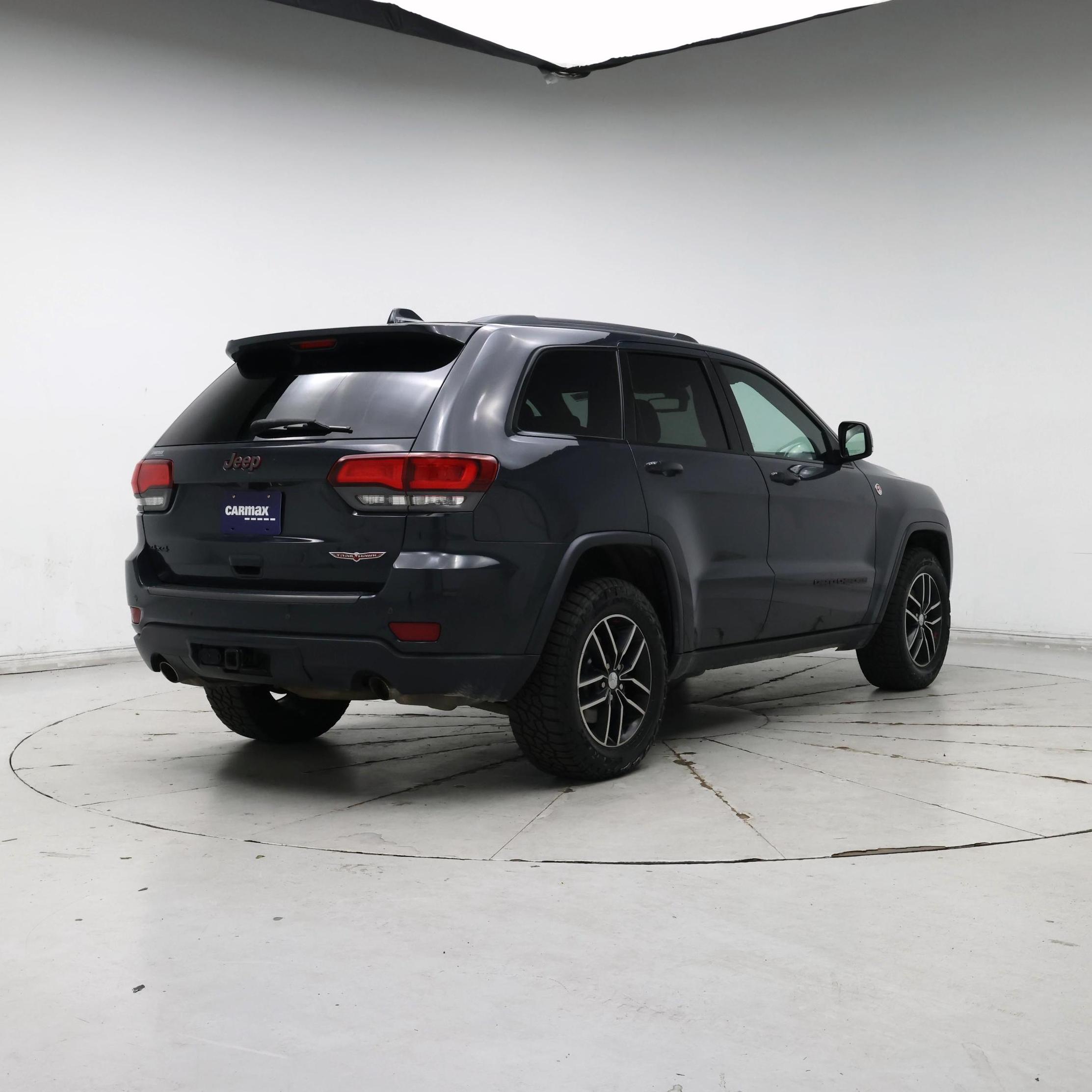 Thumbnail: 2017 Jeep Grand Cherokee - 8