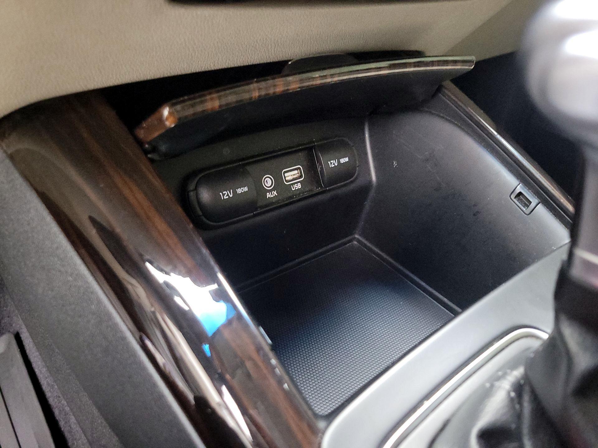 Thumbnail: 2019 Kia Sorento - 18