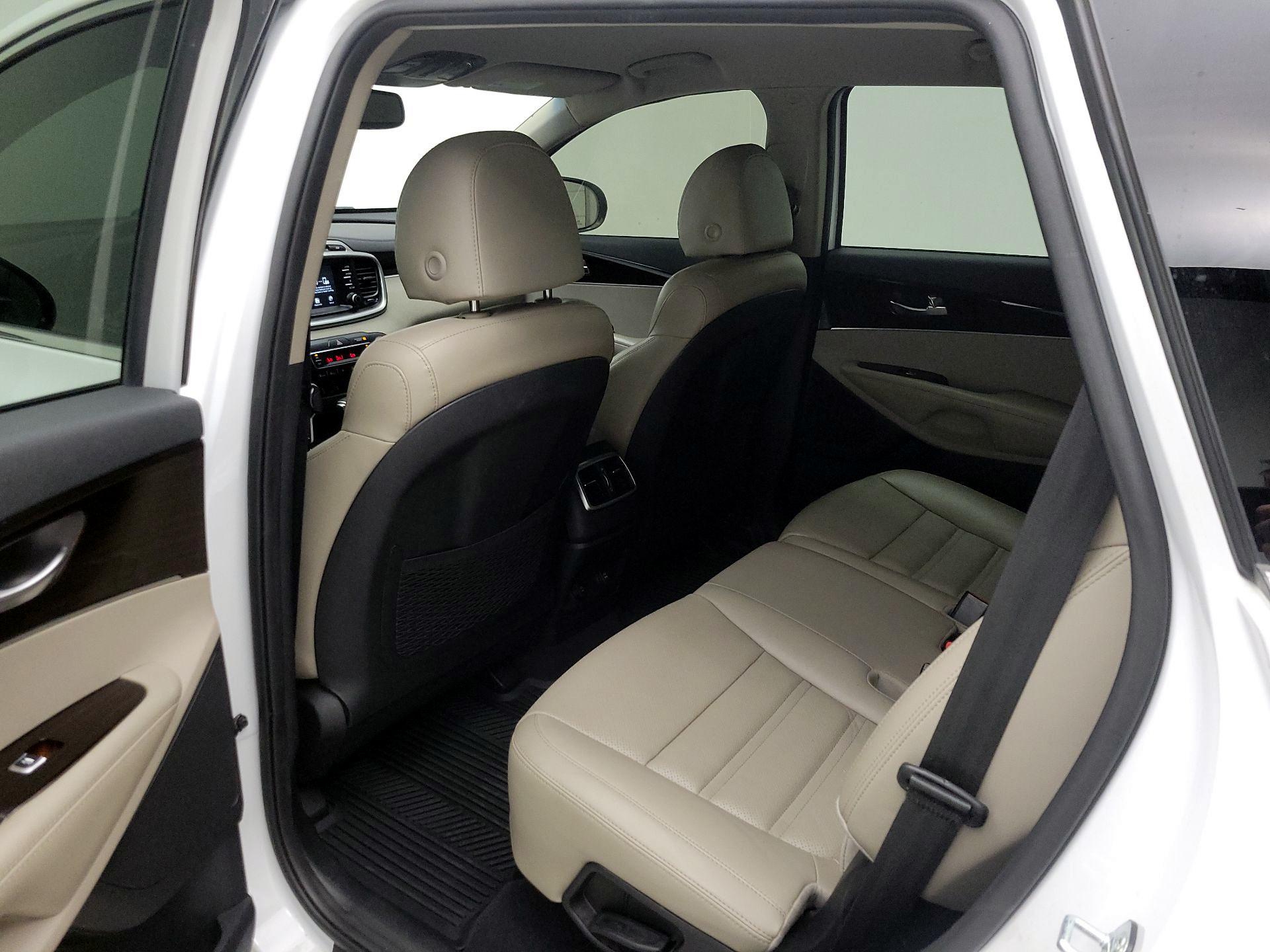 Thumbnail: 2019 Kia Sorento - 19