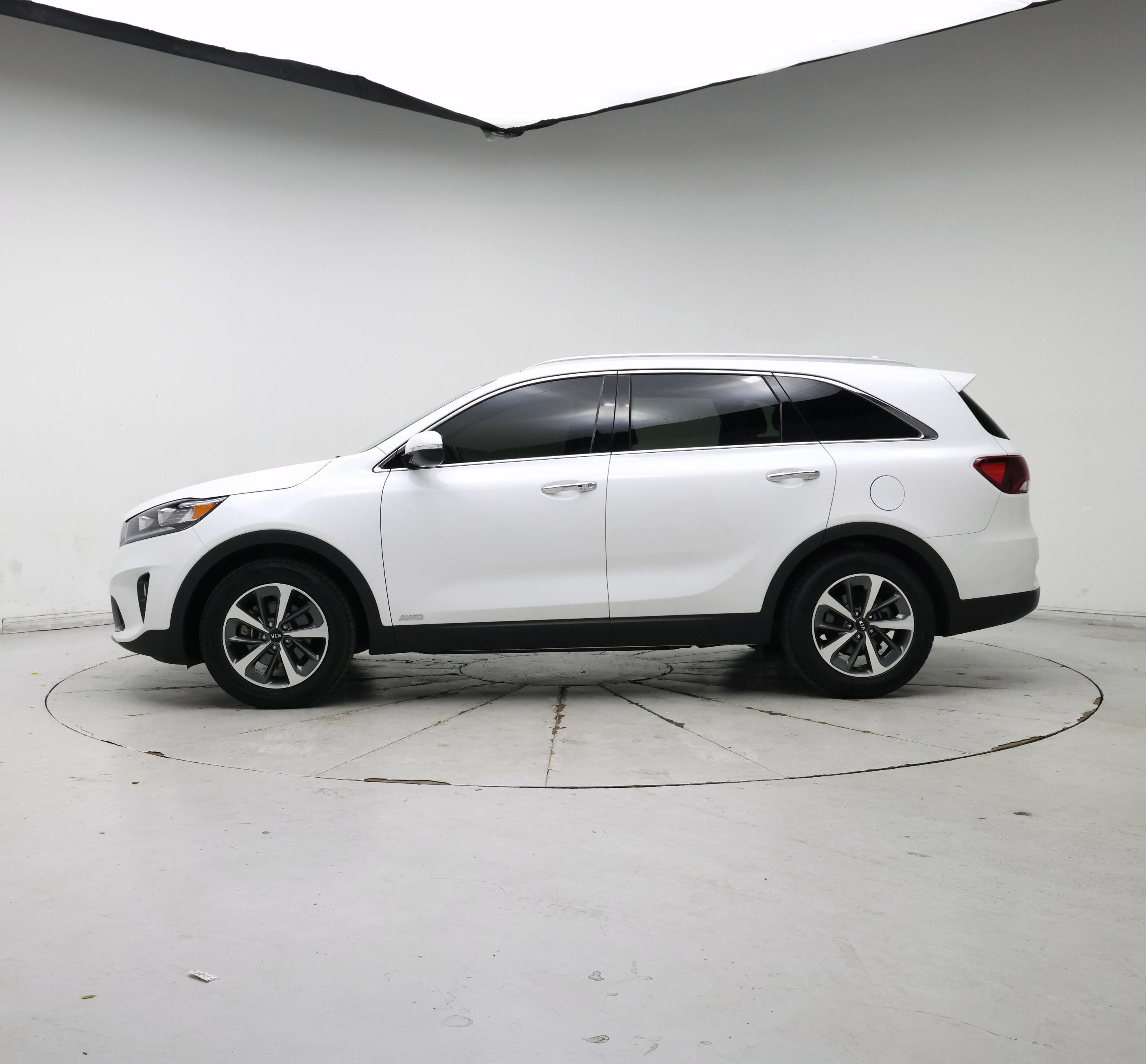 Thumbnail: 2019 Kia Sorento - 3