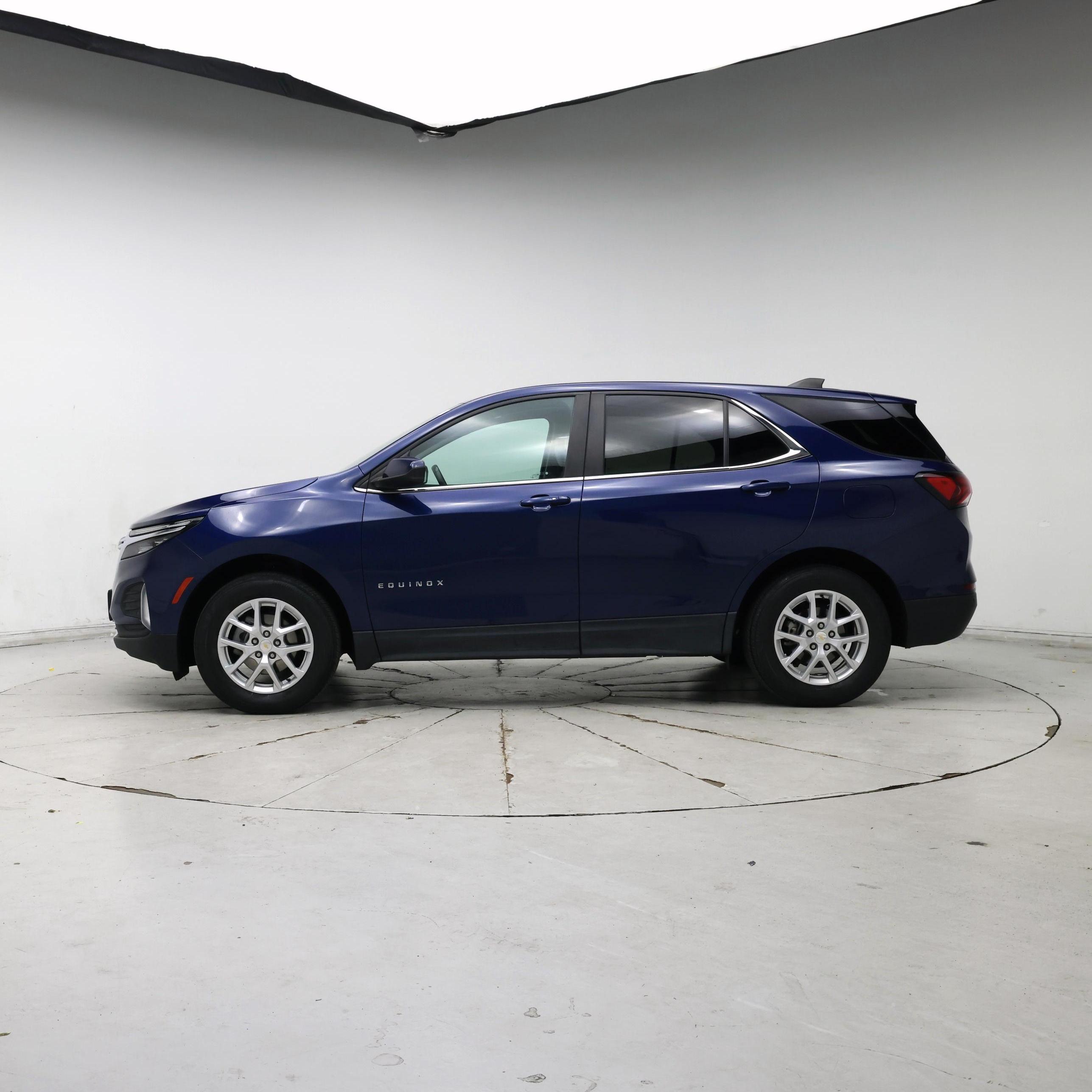Thumbnail: 2022 Chevrolet Equinox - 3
