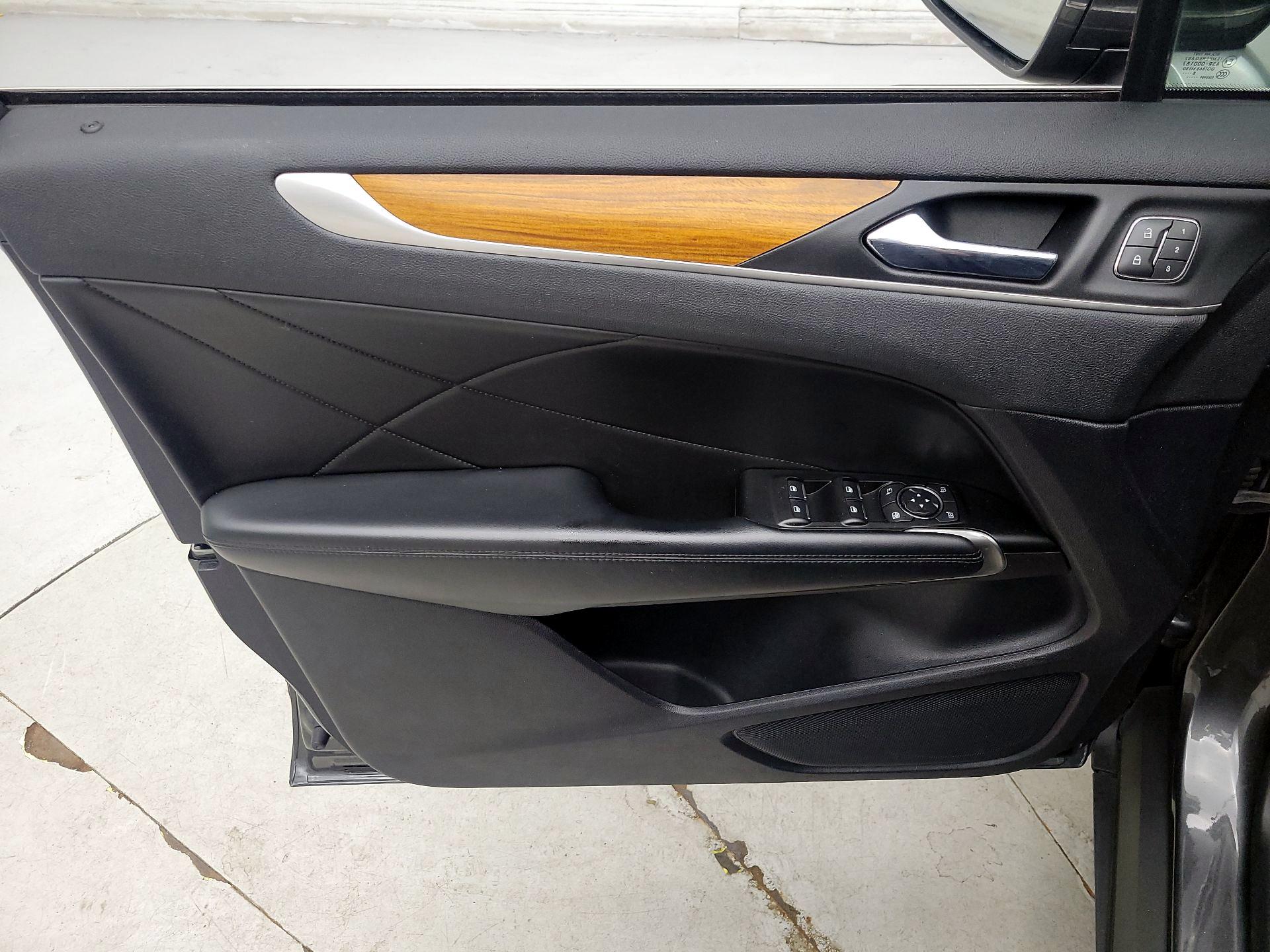 Thumbnail: 2019 Lincoln MKC - 12