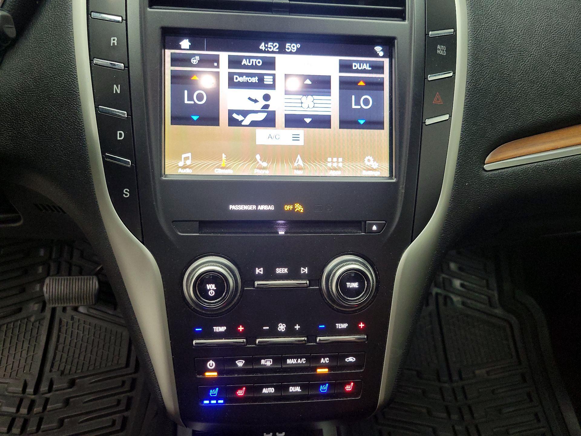 Thumbnail: 2019 Lincoln MKC - 17