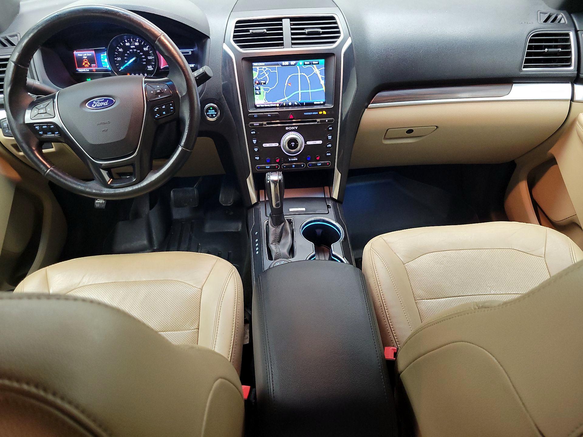 Thumbnail: 2016 Ford Explorer - 9