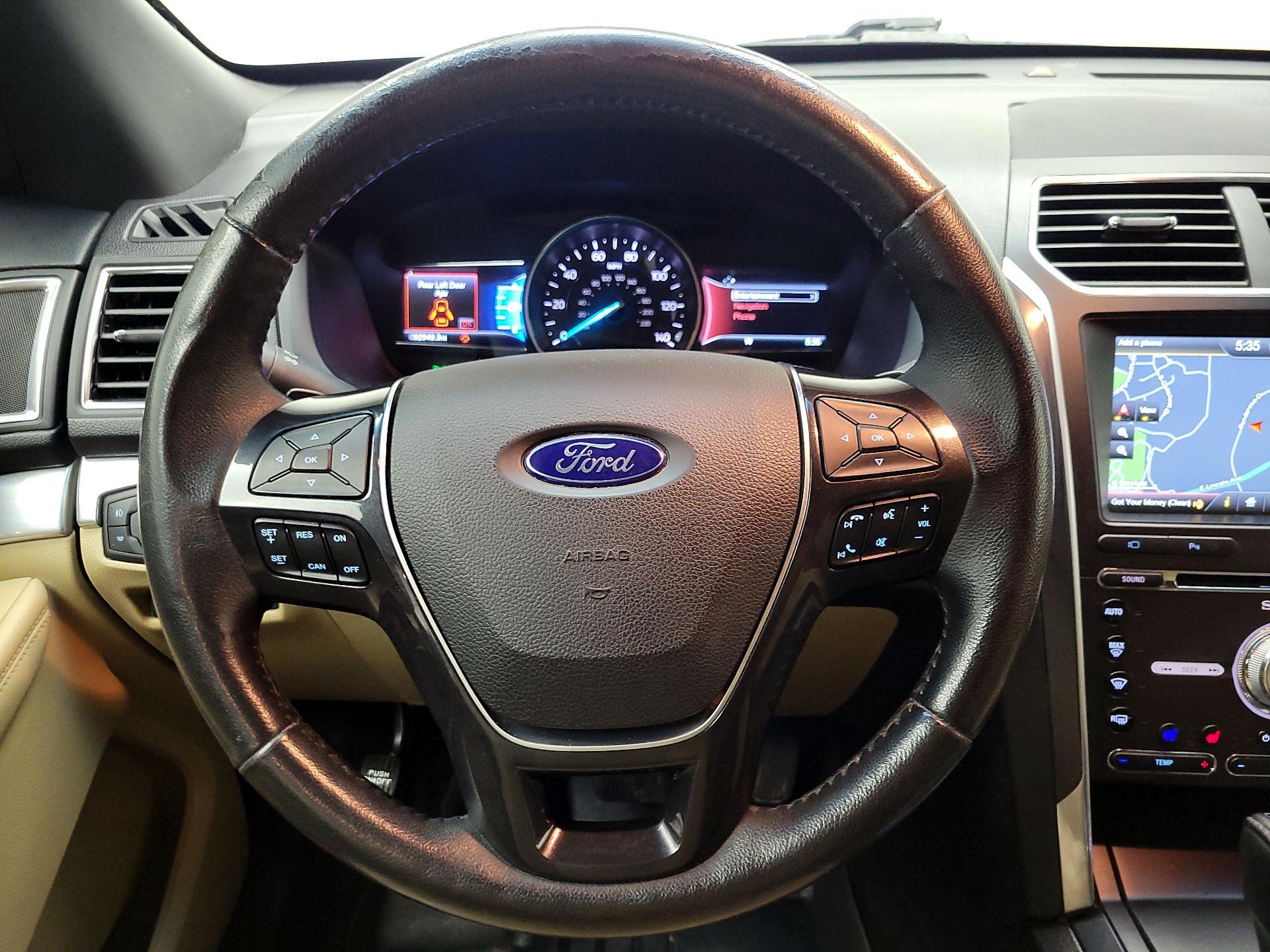 Thumbnail: 2016 Ford Explorer - 10