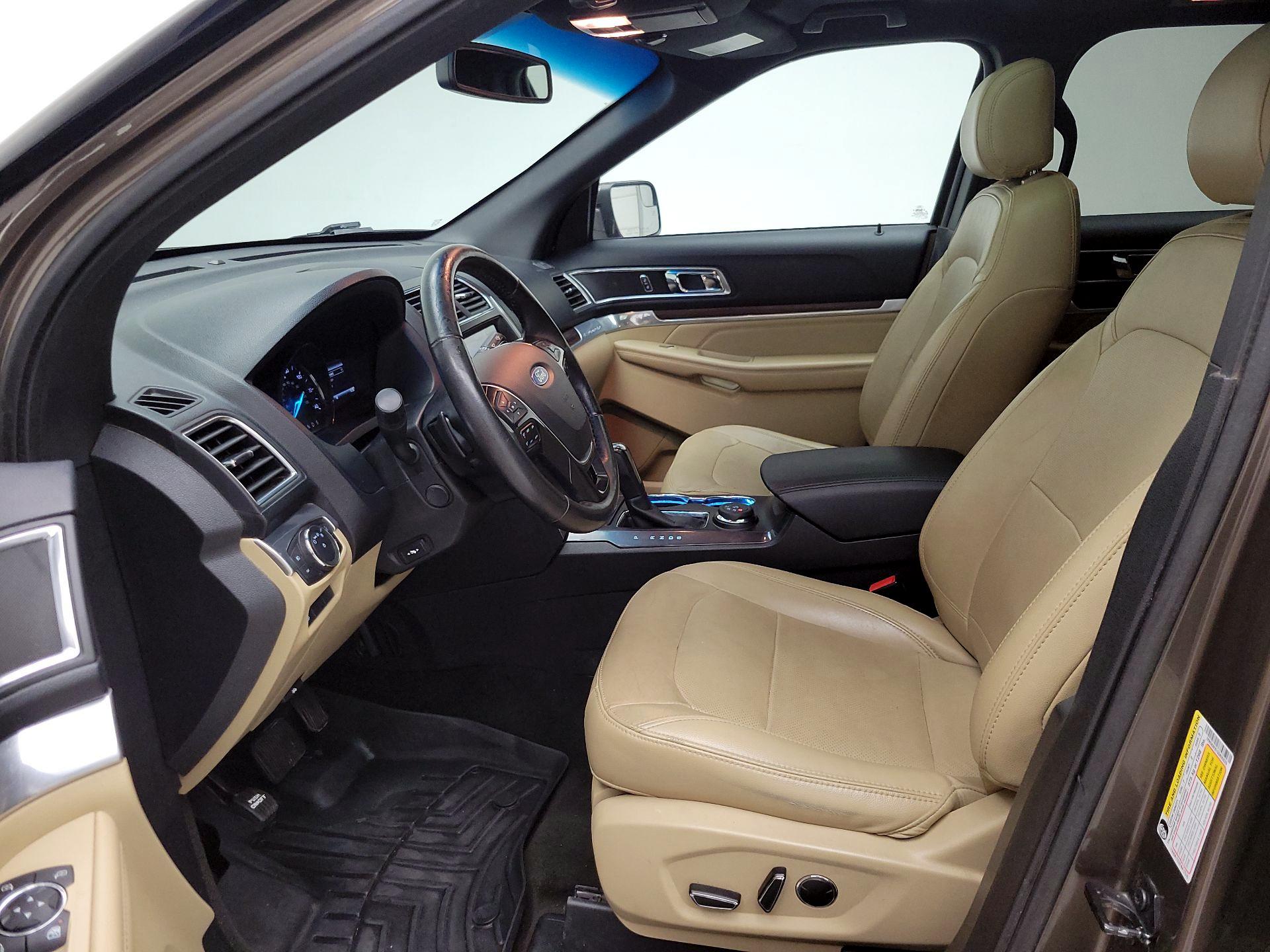 Thumbnail: 2016 Ford Explorer - 11
