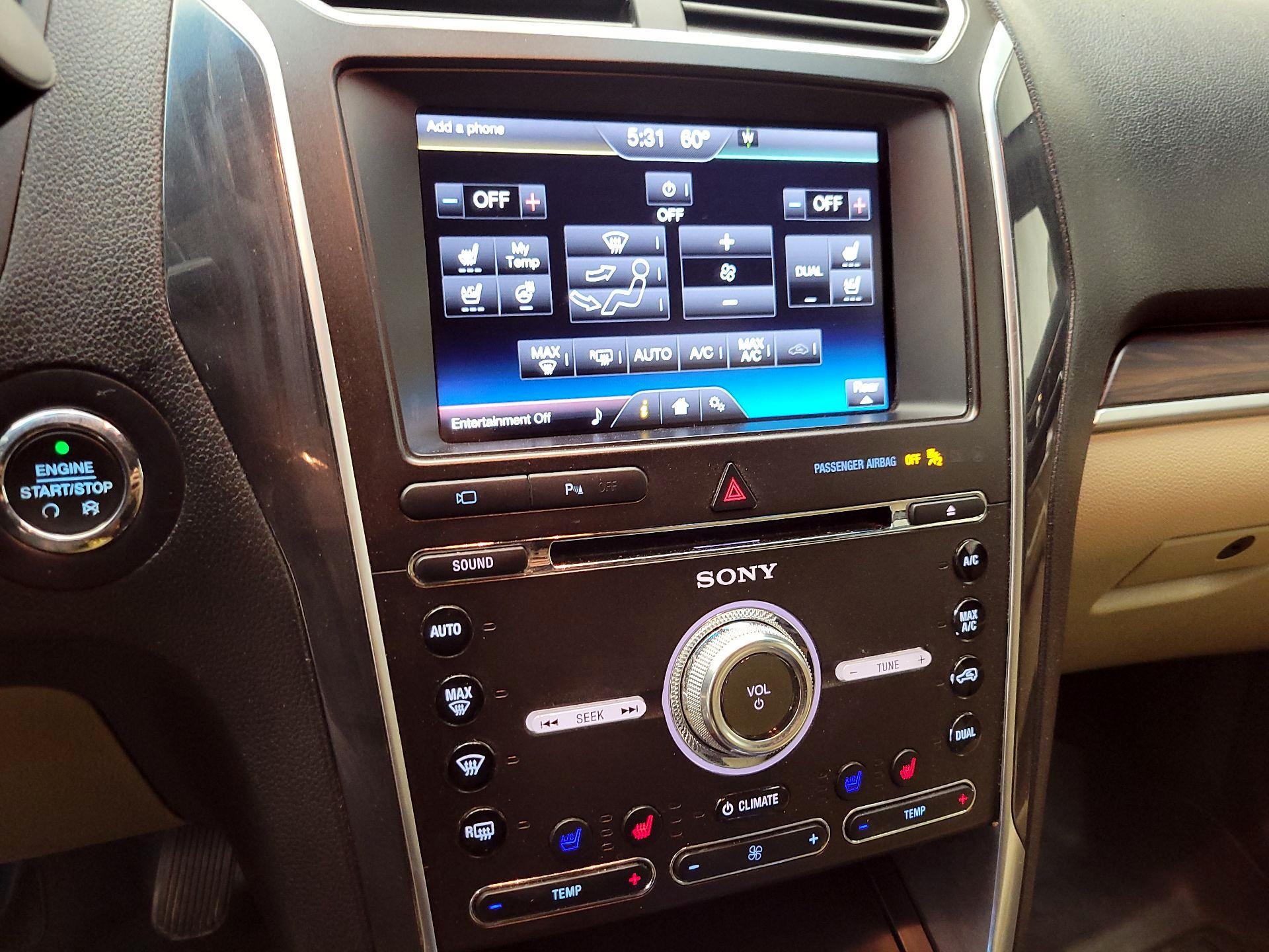 Thumbnail: 2016 Ford Explorer - 17