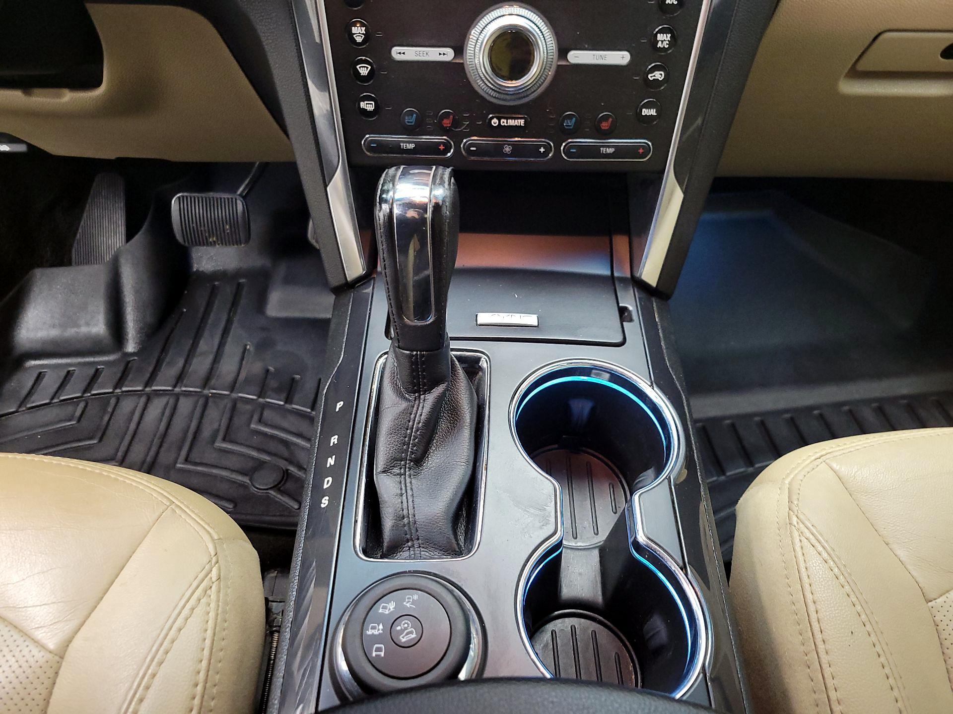 Thumbnail: 2016 Ford Explorer - 18