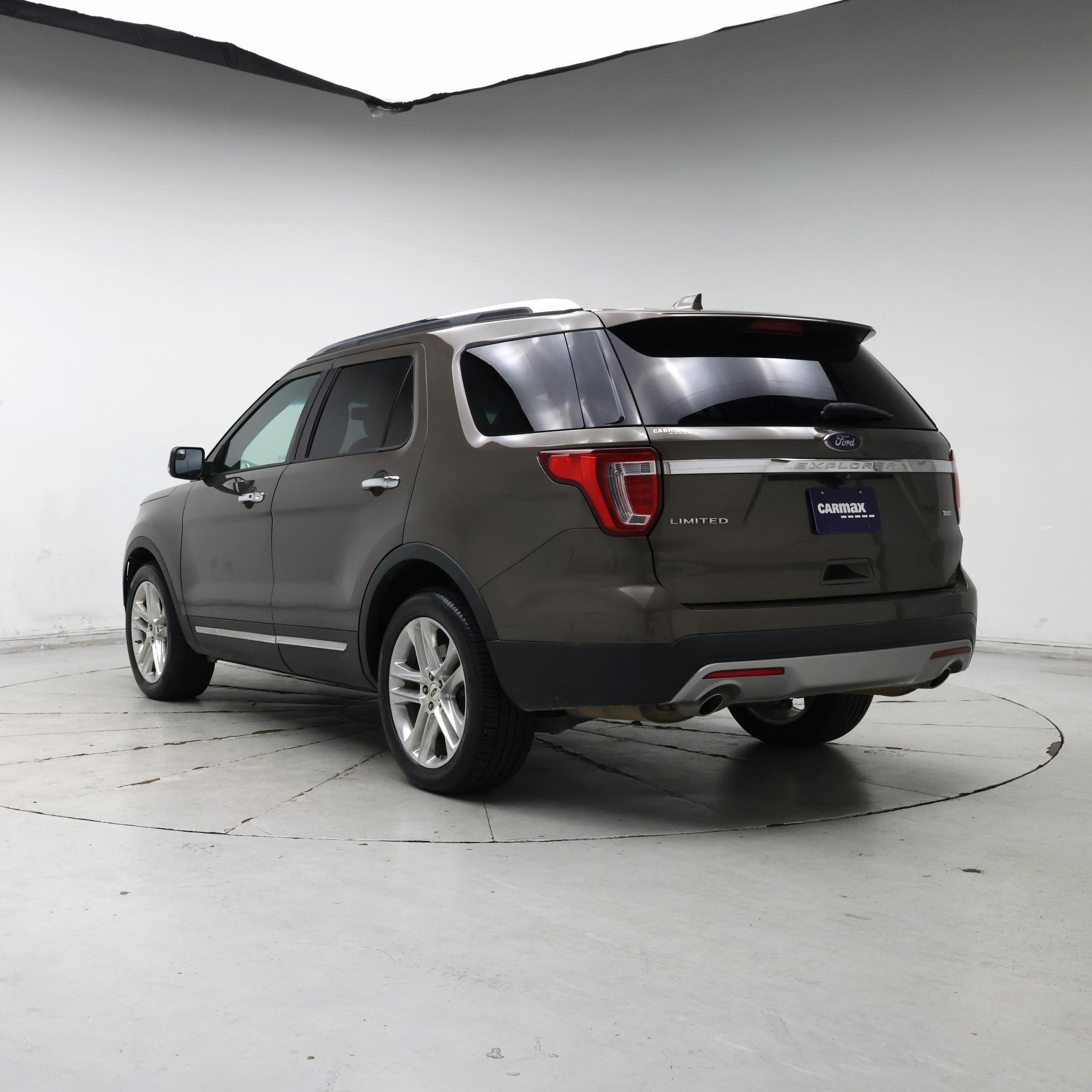 Thumbnail: 2016 Ford Explorer - 2