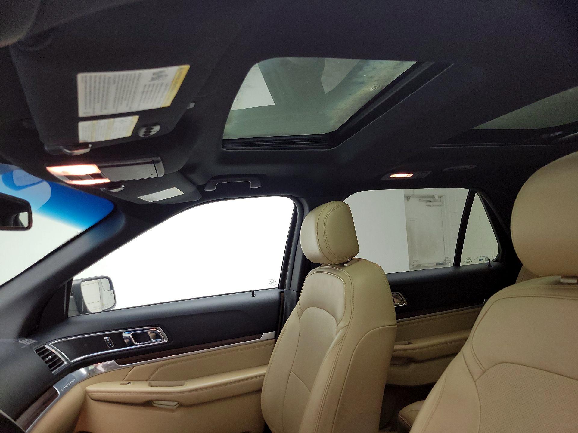 Thumbnail: 2016 Ford Explorer - 20