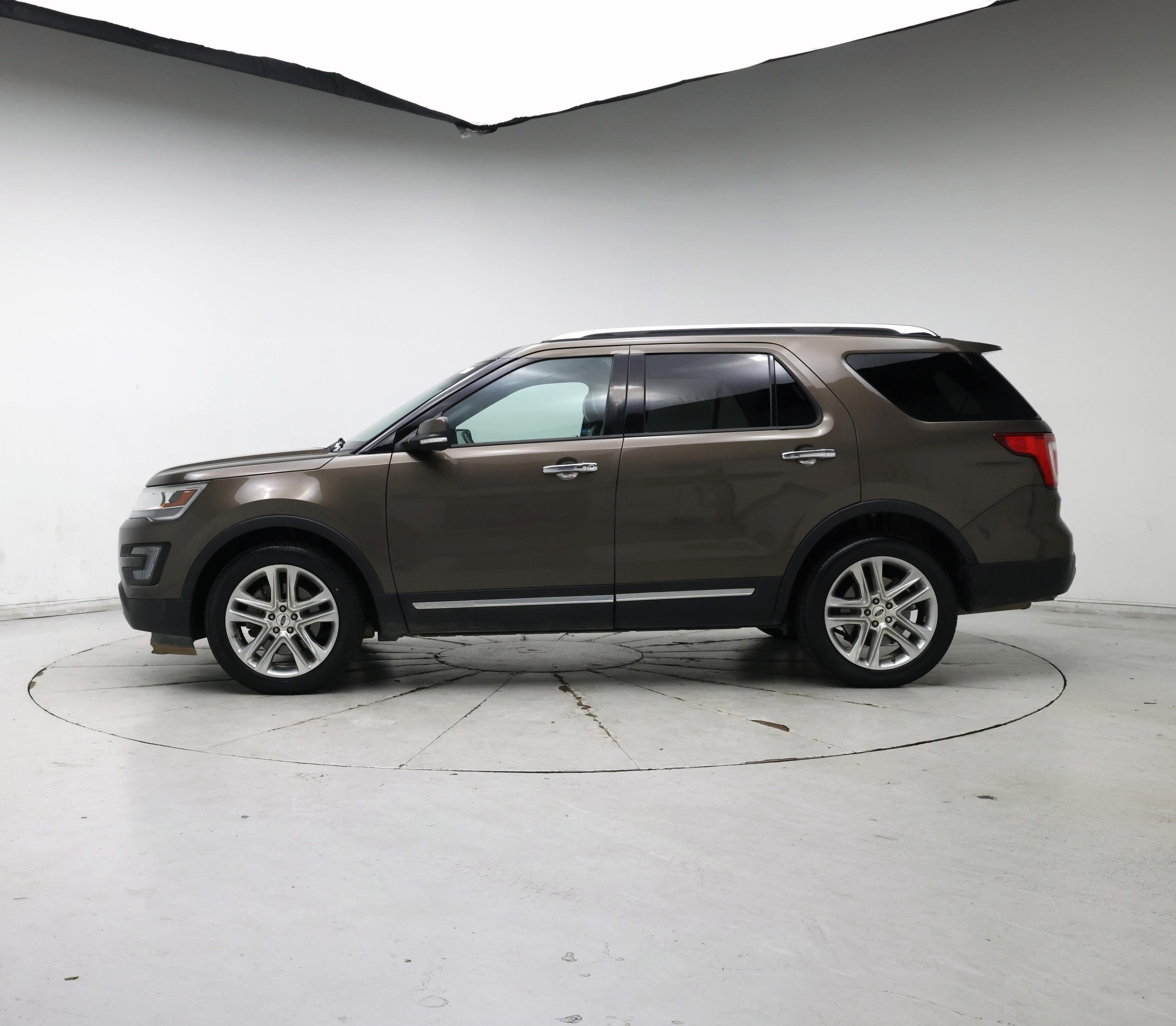 Thumbnail: 2016 Ford Explorer - 3